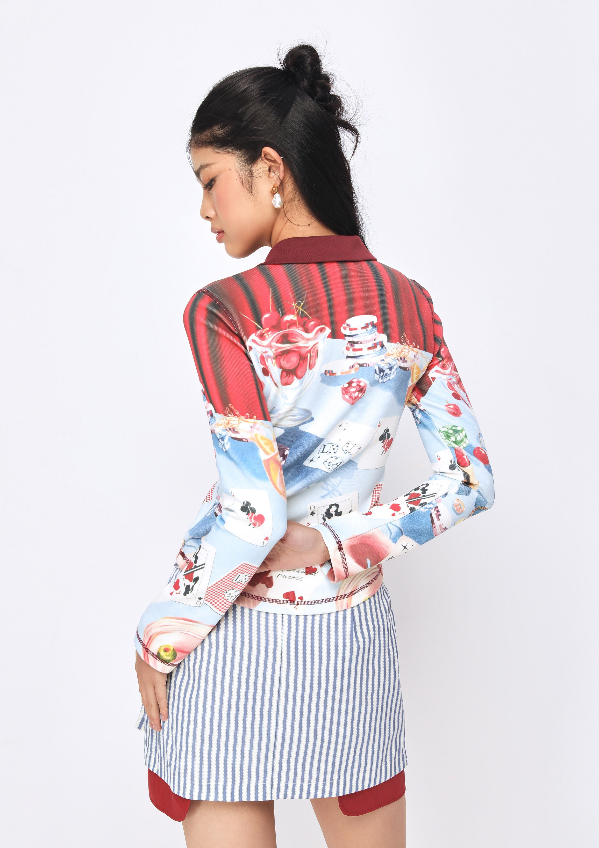 เสื้อแขนยาวพิมพ์ลาย คอลเลกชัน Crisp Croupier