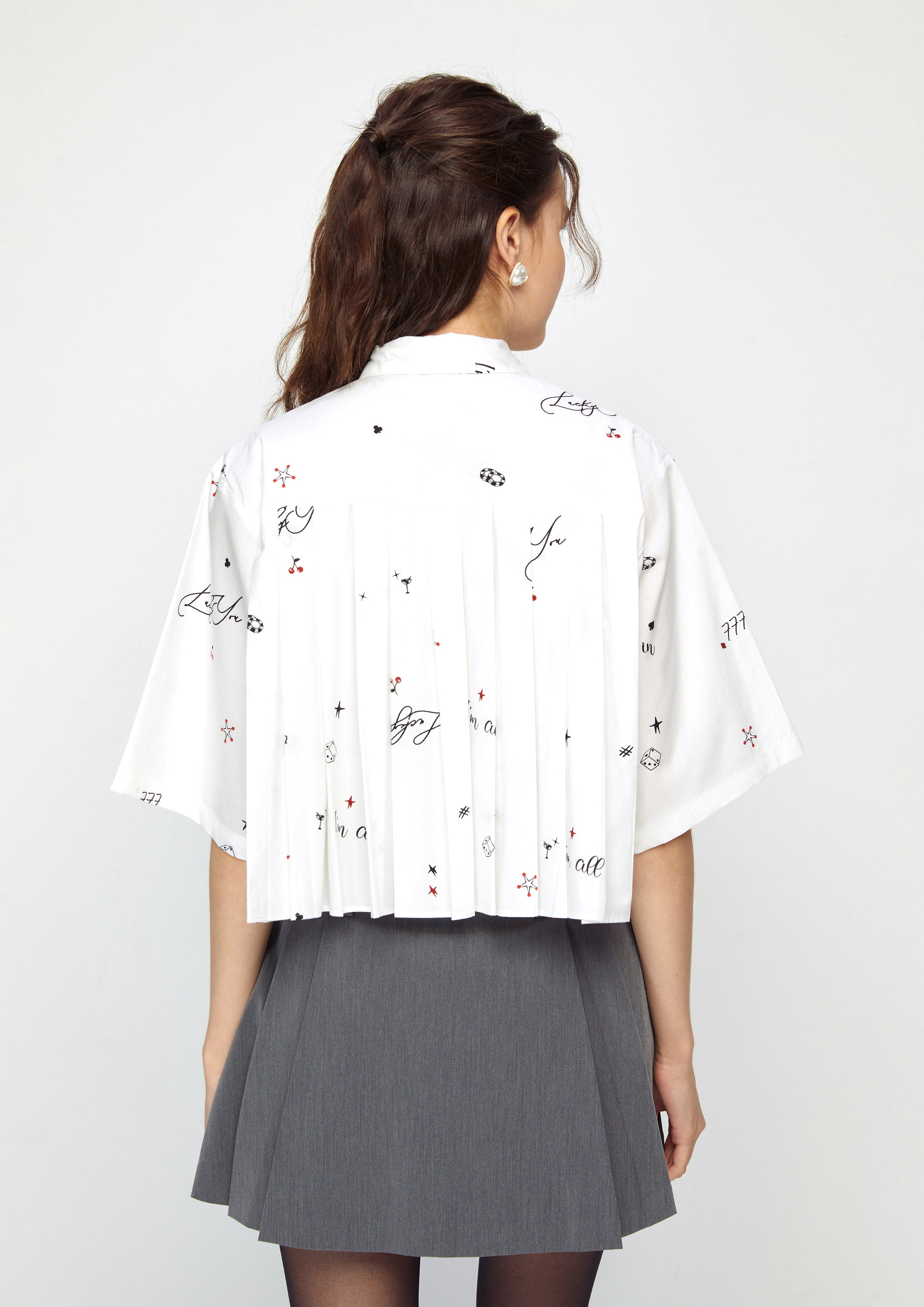 เสื้อแขนสั้นพิมพ์ลายพร้อมเนคไท คอลเลกชัน Property of Jolly