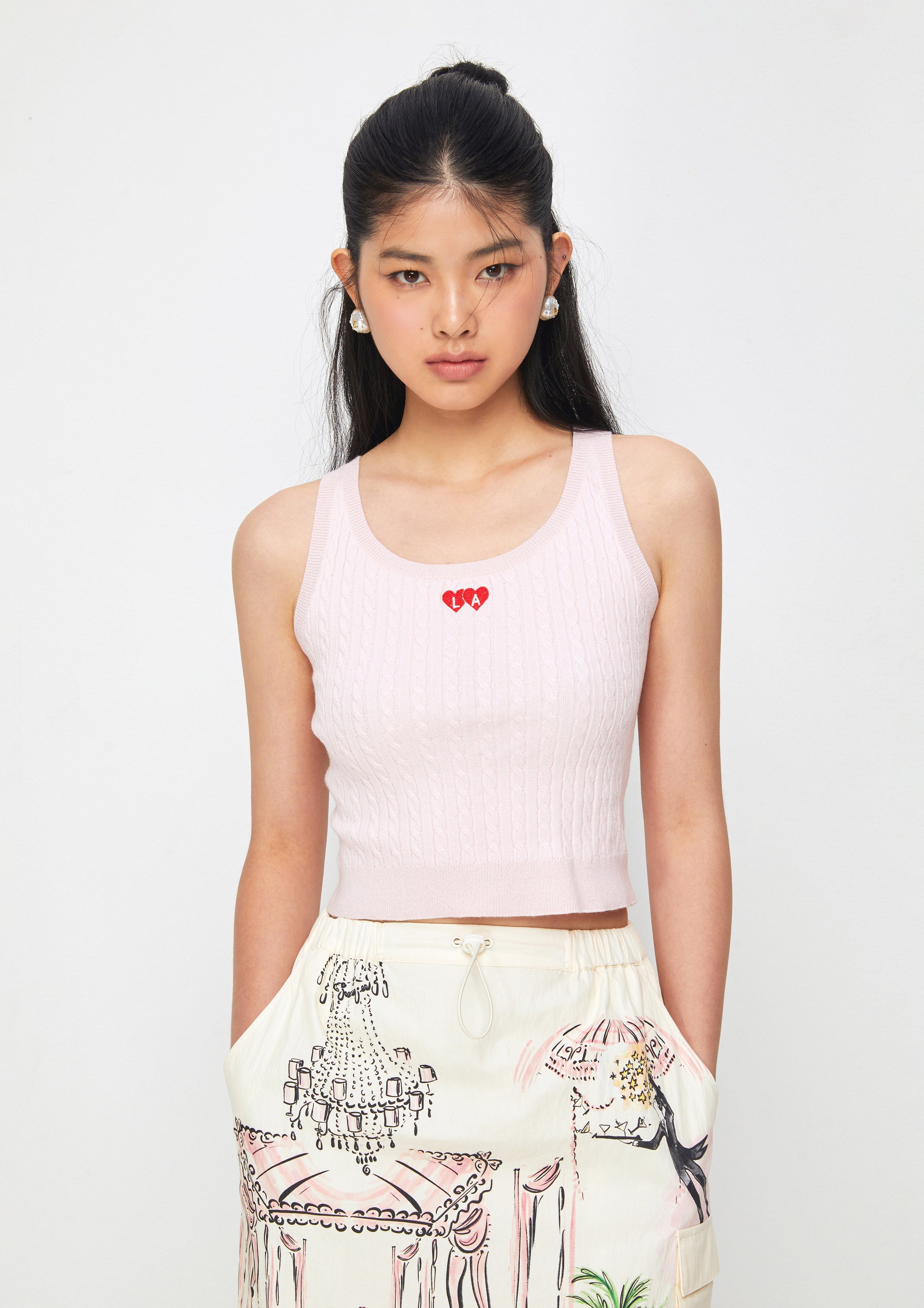 เสื้้อกล้ามนิตเคเบิ้ลปักโลโก้ คอลเลกชัน Casual Chic