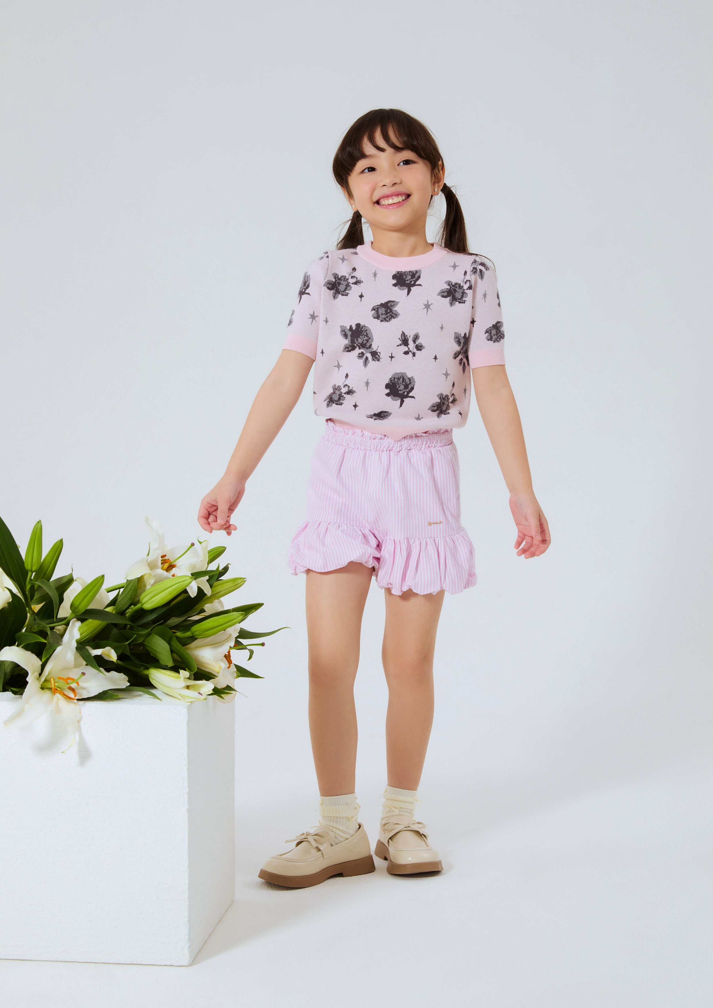 กระโปรงสั้นทรงพองลายทาง คอลเลกชัน Cruise to the Full Bloom