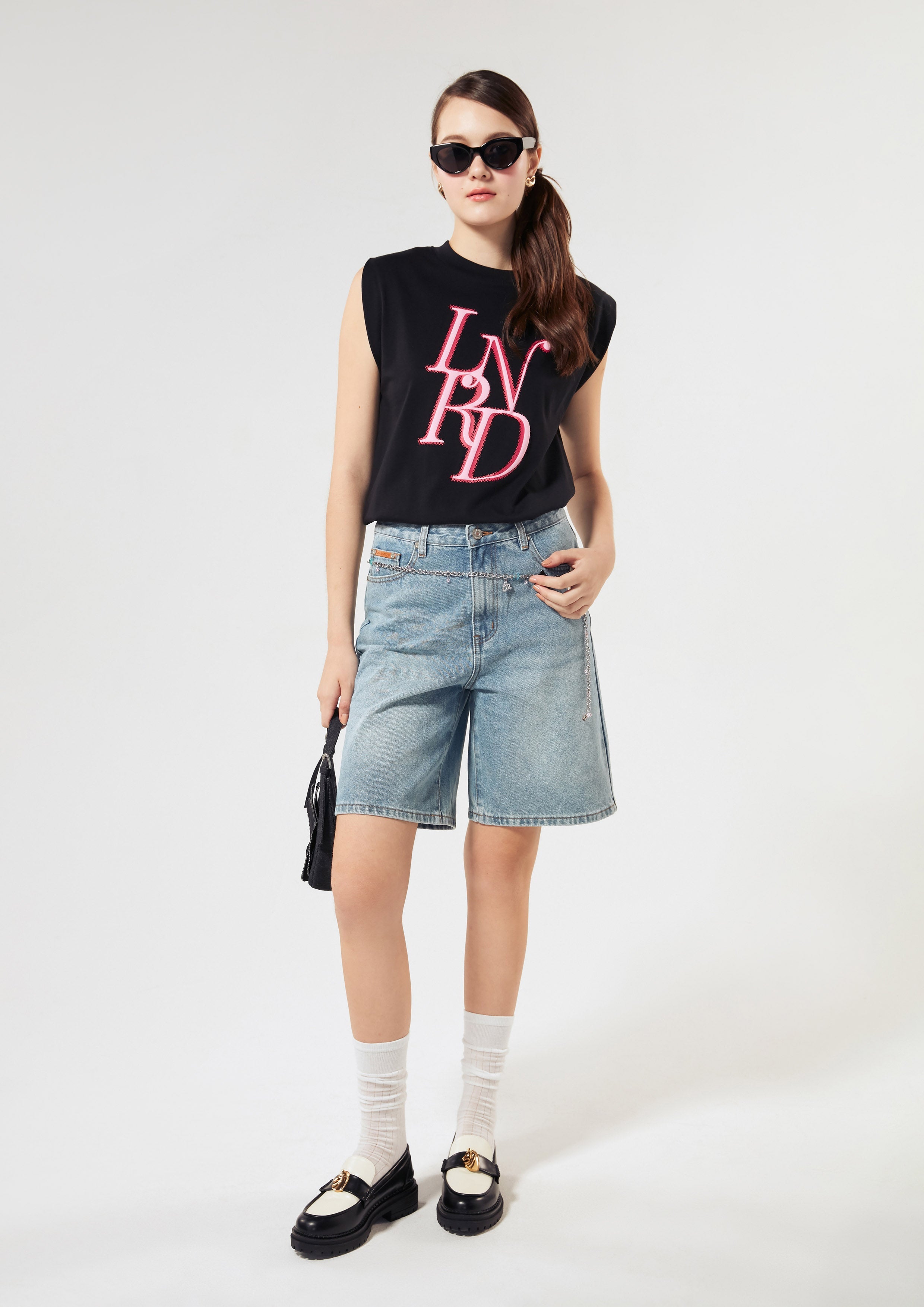 เสื้อแขนกุดปักลายโลโก้ คอลเลกชัน Neon Dreams