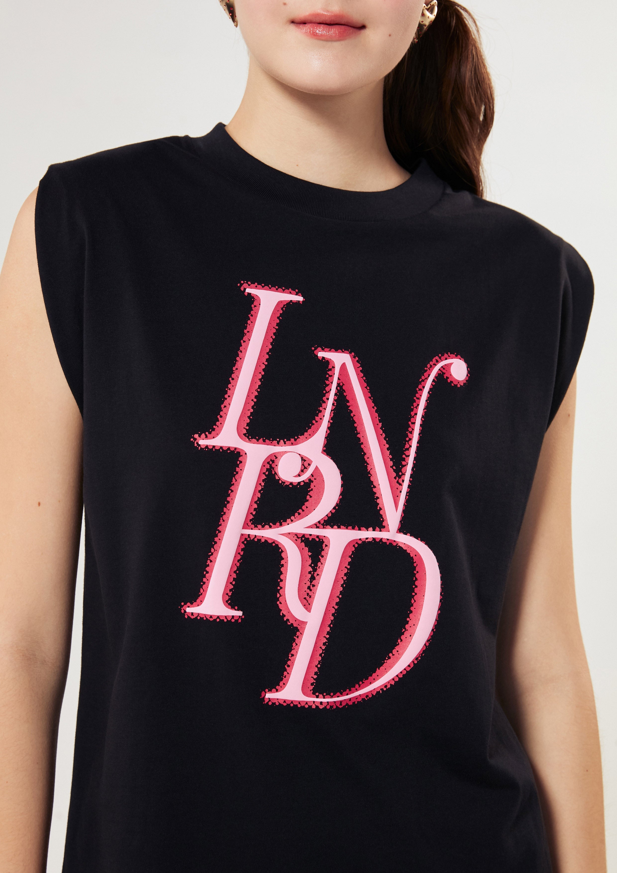 เสื้อแขนกุดปักลายโลโก้ คอลเลกชัน Neon Dreams