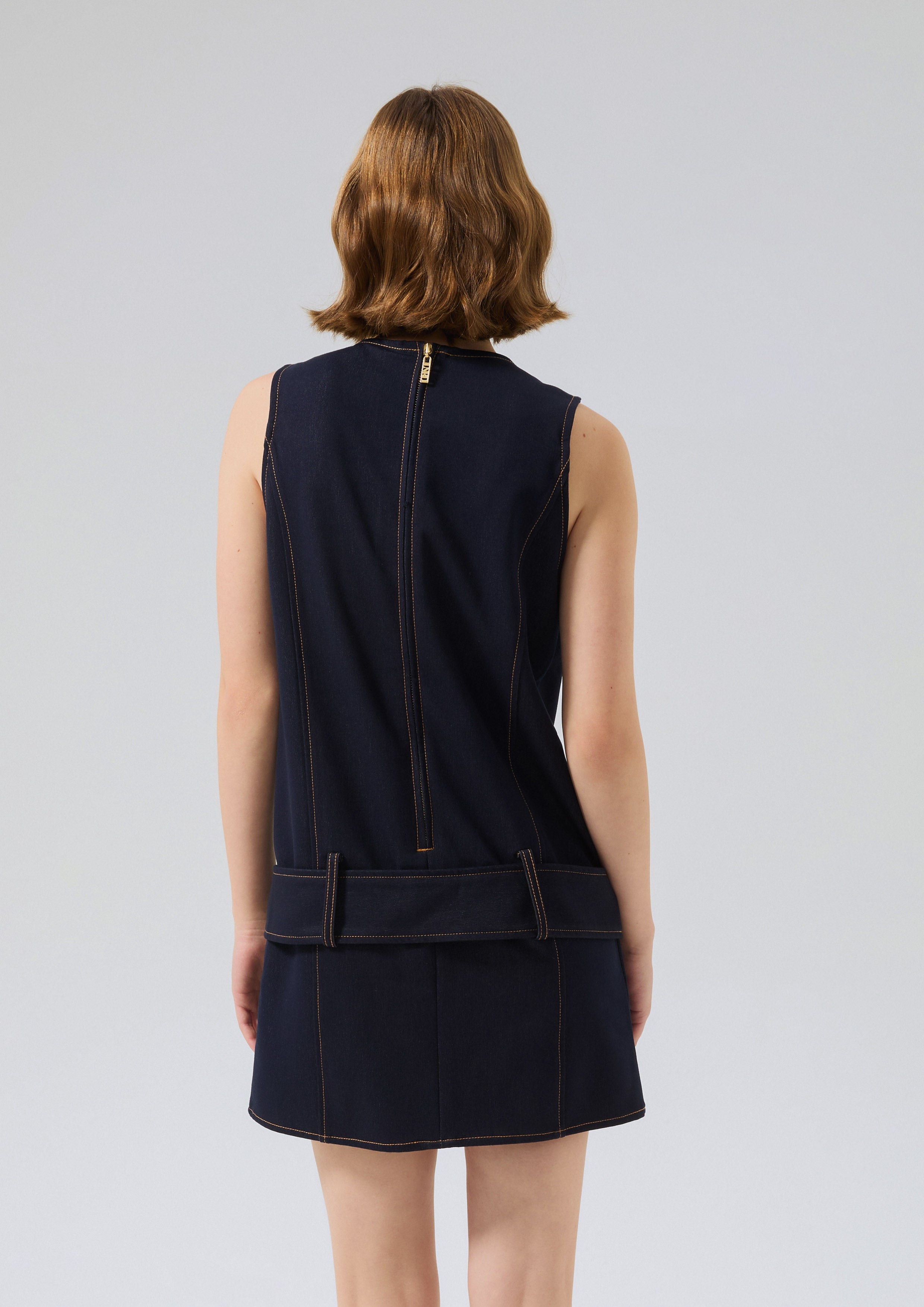 เดรสสั้นผ้าเดนิมพร้อมเข็มขัด คอลเลกชัน Miracle Voyard