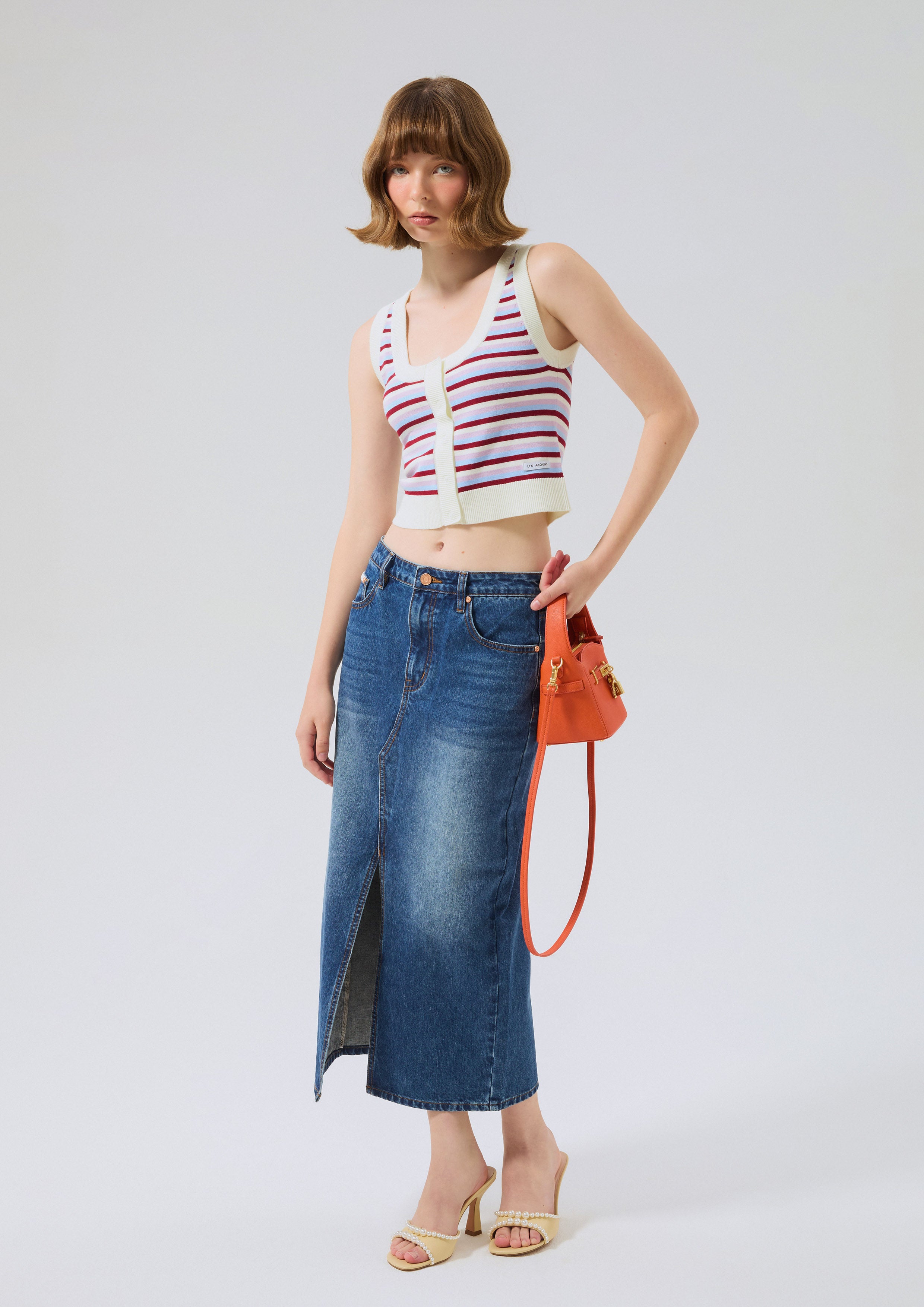 กระโปรงเดนิมเฟดผ่าหน้า คอลเลกชัน Basic Denim