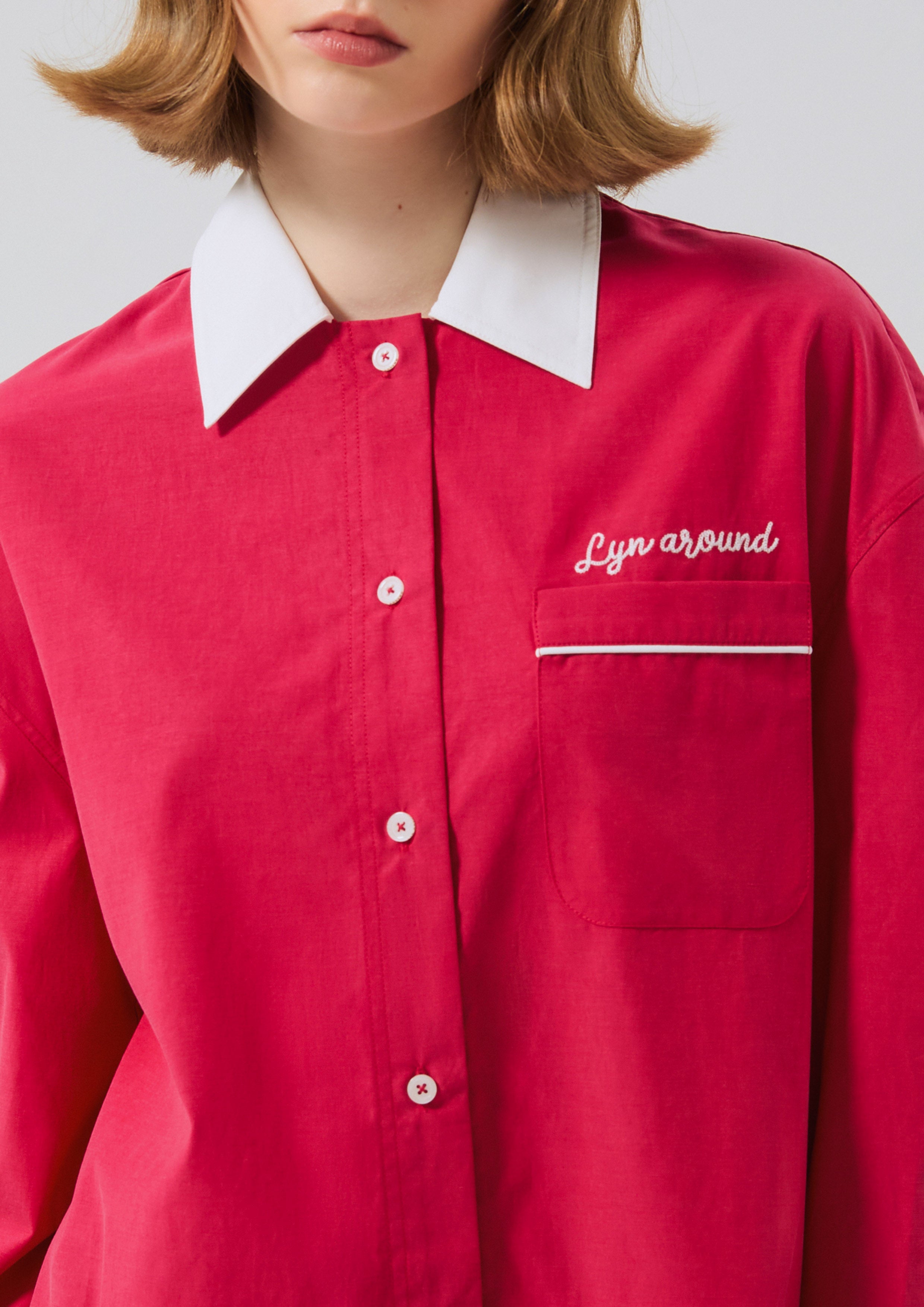 เสื้อเชิ้ตปกคอคอนทราสต์ปักโลโก้ คอลเลกชัน Speed Voyard