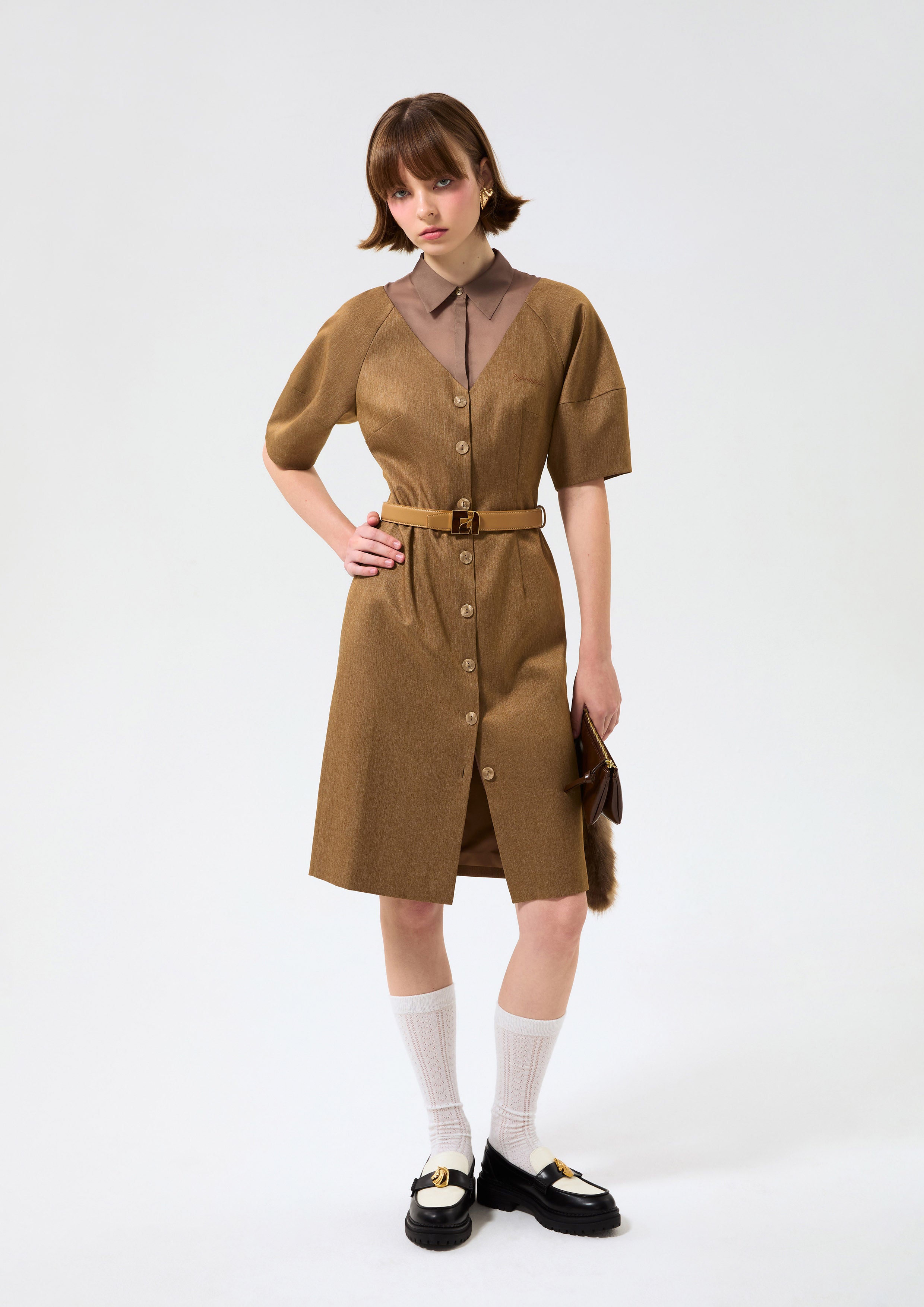 เดรสมิดิติดกระดุมพร้อมพาแนลผ้าเชียร์ คอลเลกชัน Rosewood Fleur