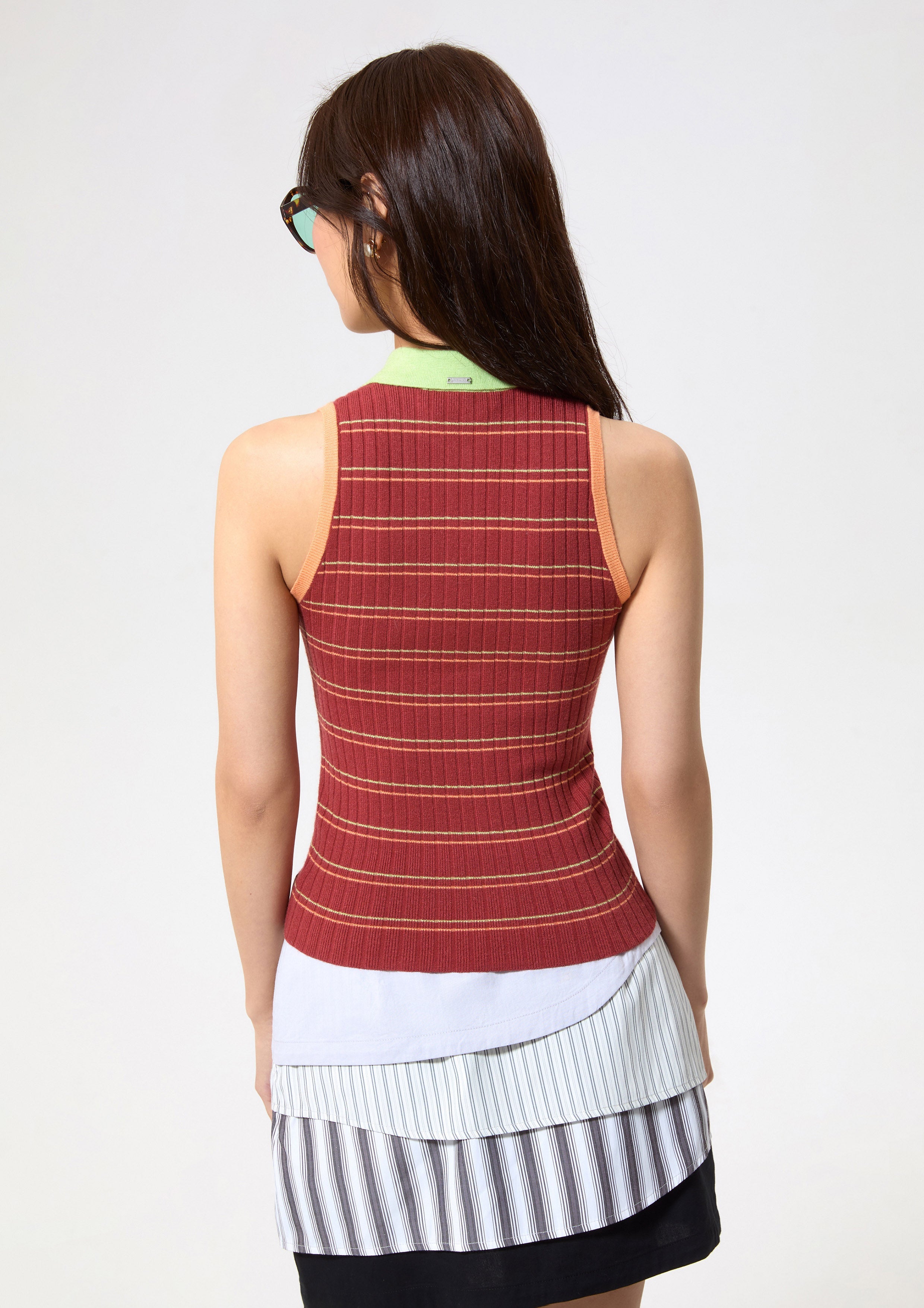 เสื้อนิตแขนกุดลายทาง คอลเลกชัน Play Spell