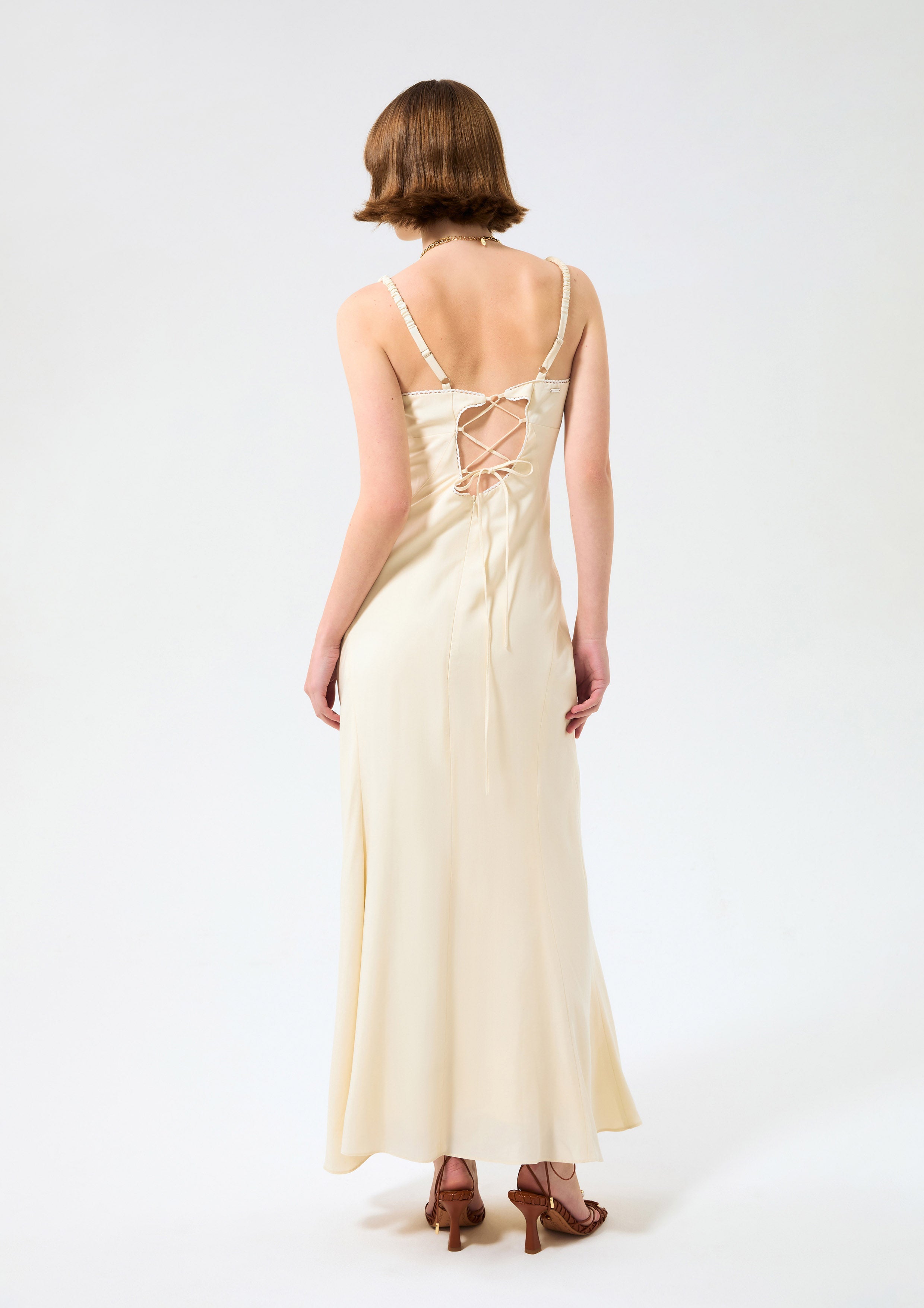 เดรสยาวสายเดี่ยว คอลเลกชัน Rosewood Fleur