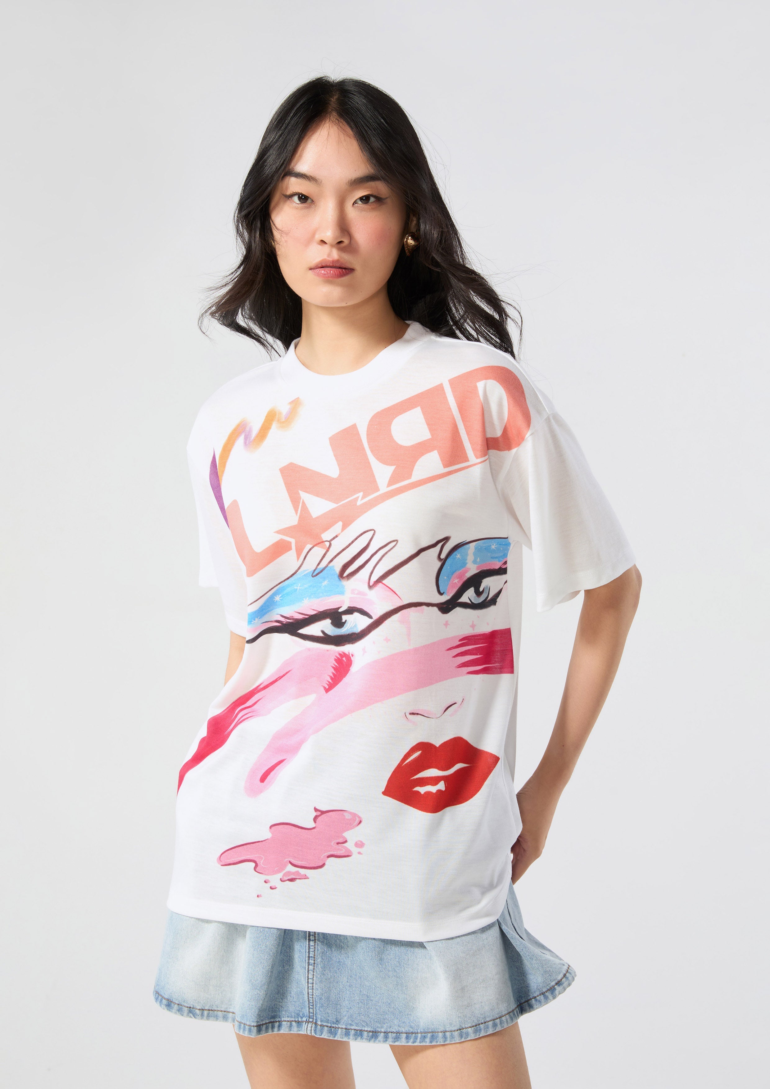 เสื้อยืดโอเวอร์ไซส์พิมพ์ลายกราฟฟิค คอลเลกชัน Like a Virgin