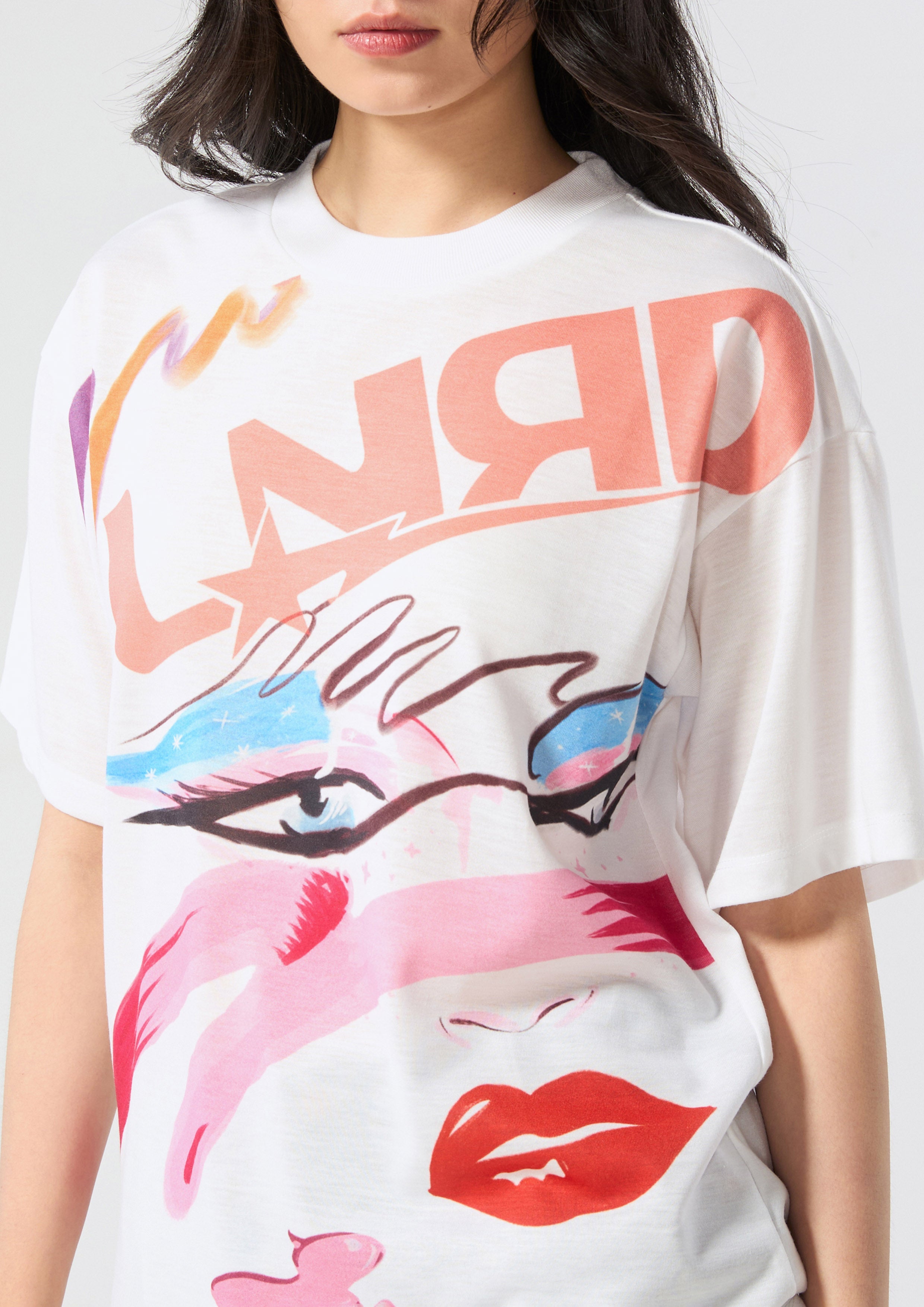 เสื้อยืดโอเวอร์ไซส์พิมพ์ลายกราฟฟิค คอลเลกชัน Like a Virgin