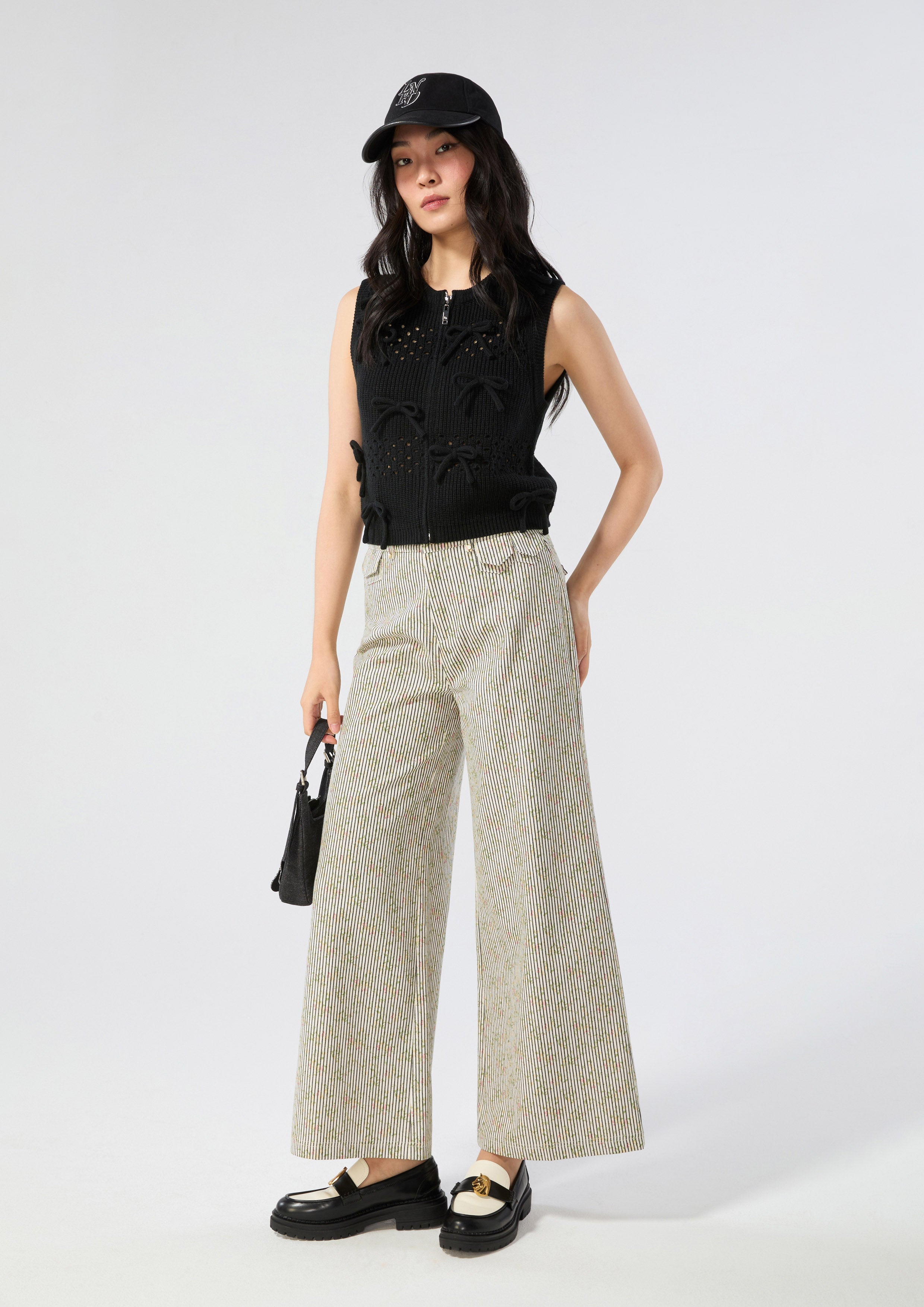 กางเกงขายาวลายทางซ้อนลายดอกไม้ คอลเลกชัน Blossom Elegance