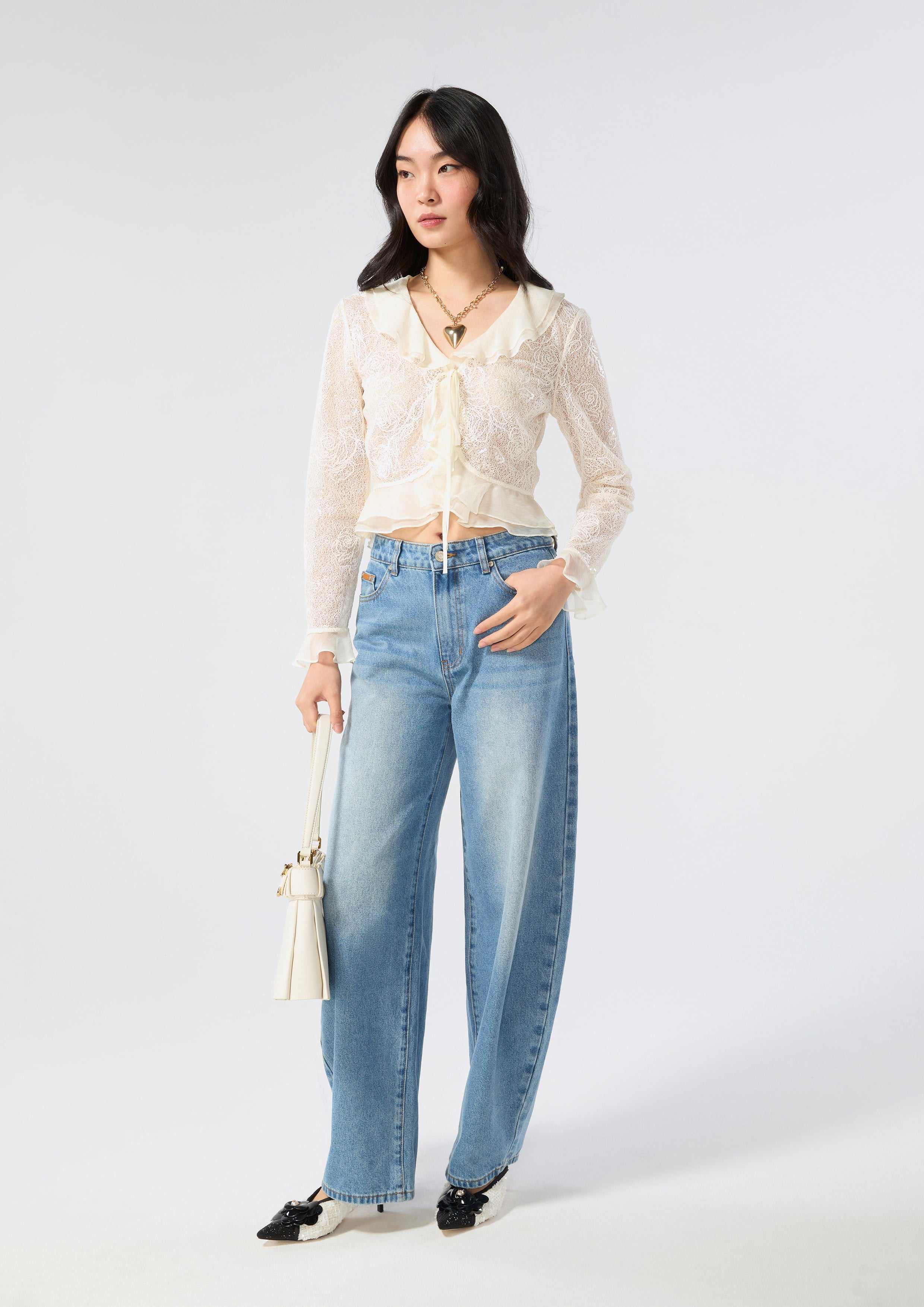 เสื้อเบล้าส์แขนยาวผ้าลูกไม้แต่งระบายรัฟเฟิล คอลเลกชัน Cruise to the Full Bloom