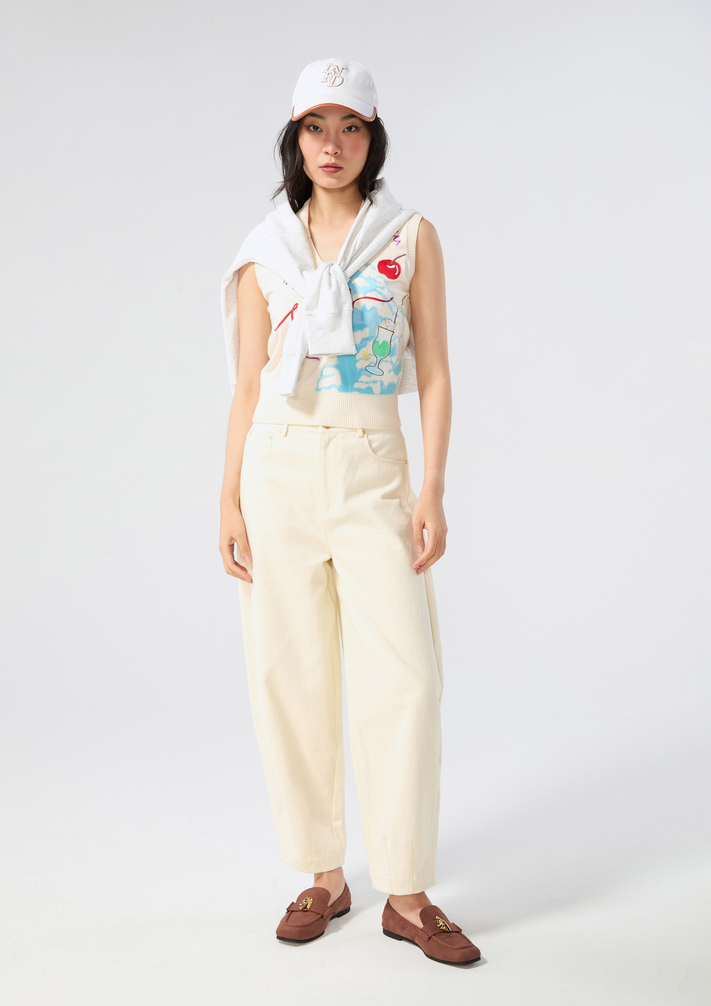 กางเกงเดนิมขายาวทรงบาเรล คอลเลกชัน Blossom Elegance