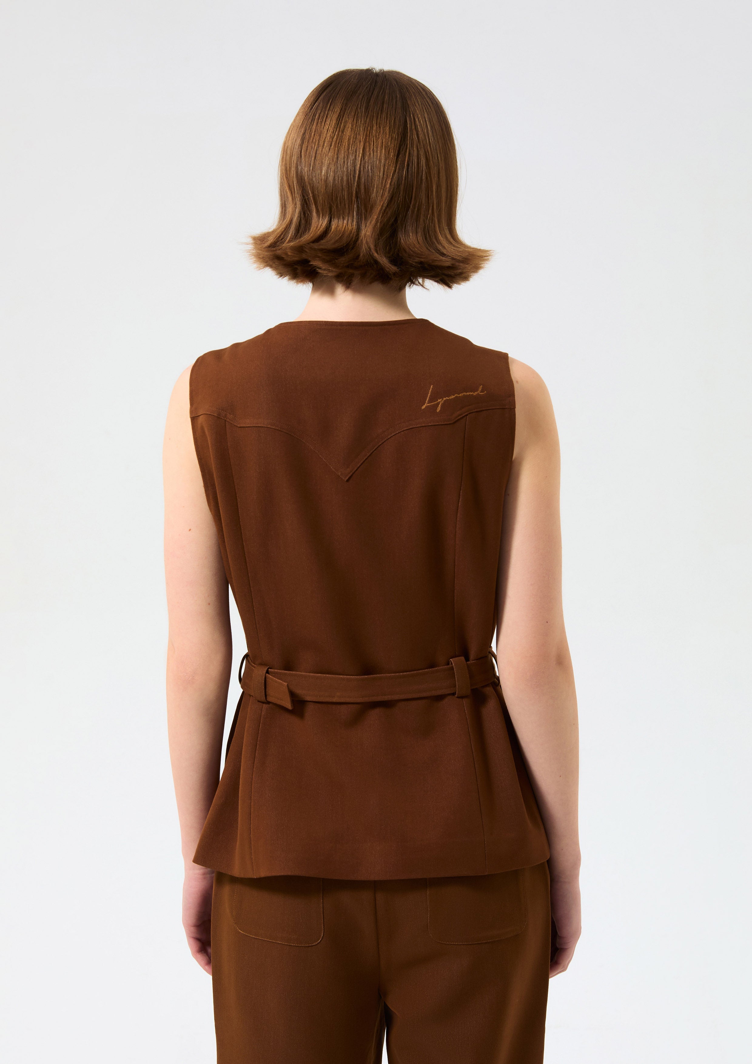 เสื้อกั๊กแต่งซิปหน้าพร้อมกระเป๋า คอลเลกชัน Blossom Elegance