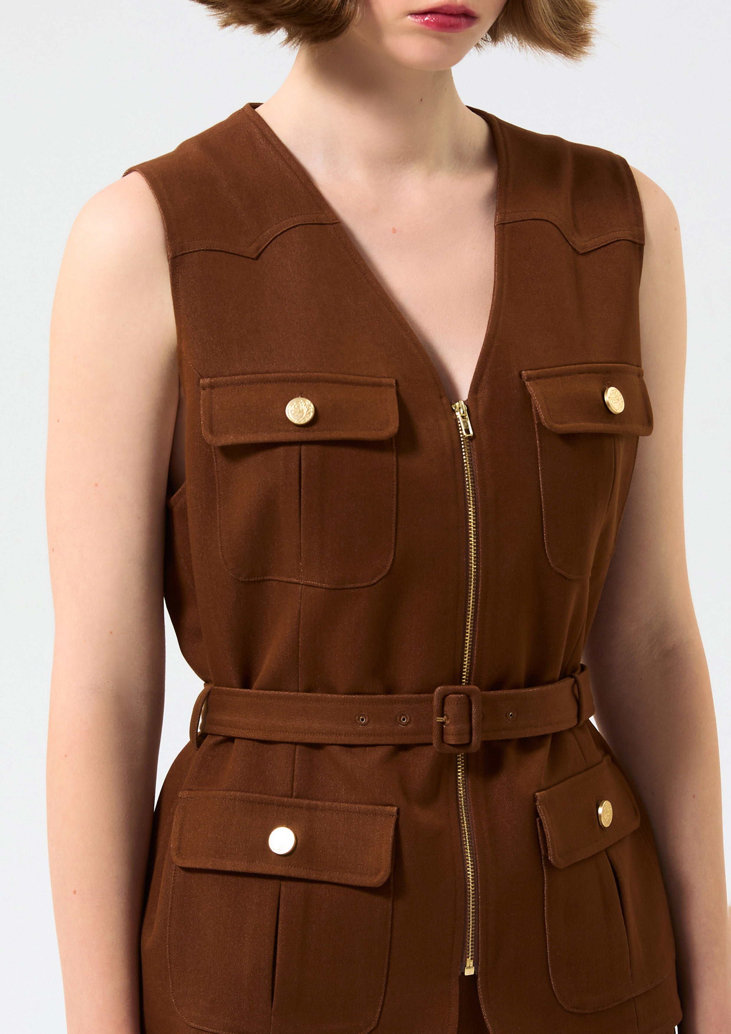 เสื้อกั๊กแต่งซิปหน้าพร้อมกระเป๋า คอลเลกชัน Blossom Elegance