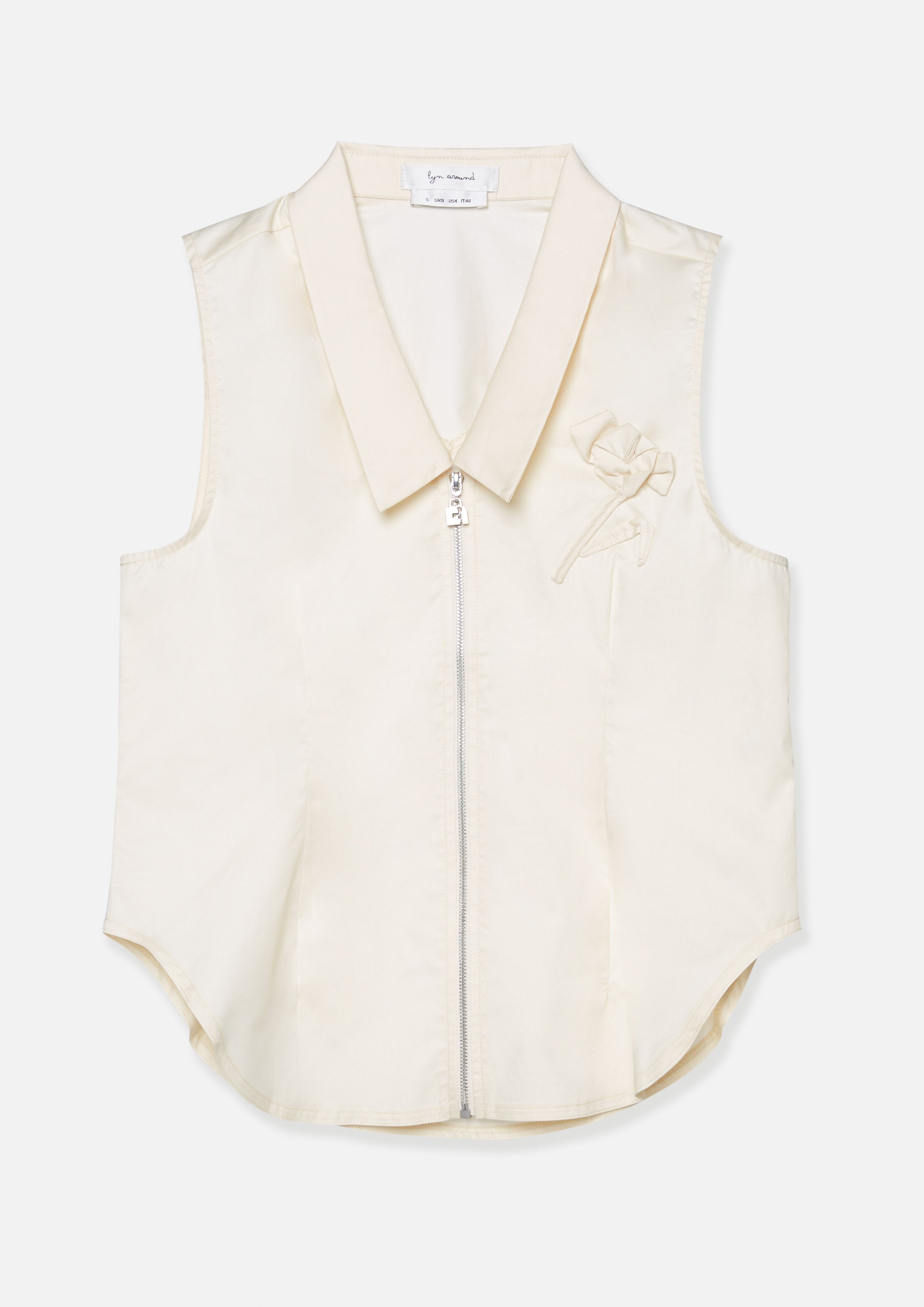 เสื้อเบล้าส์แขนกุดแต่งดอกไม้โอริกามิ คอลเลกชัน Blossom Elegance