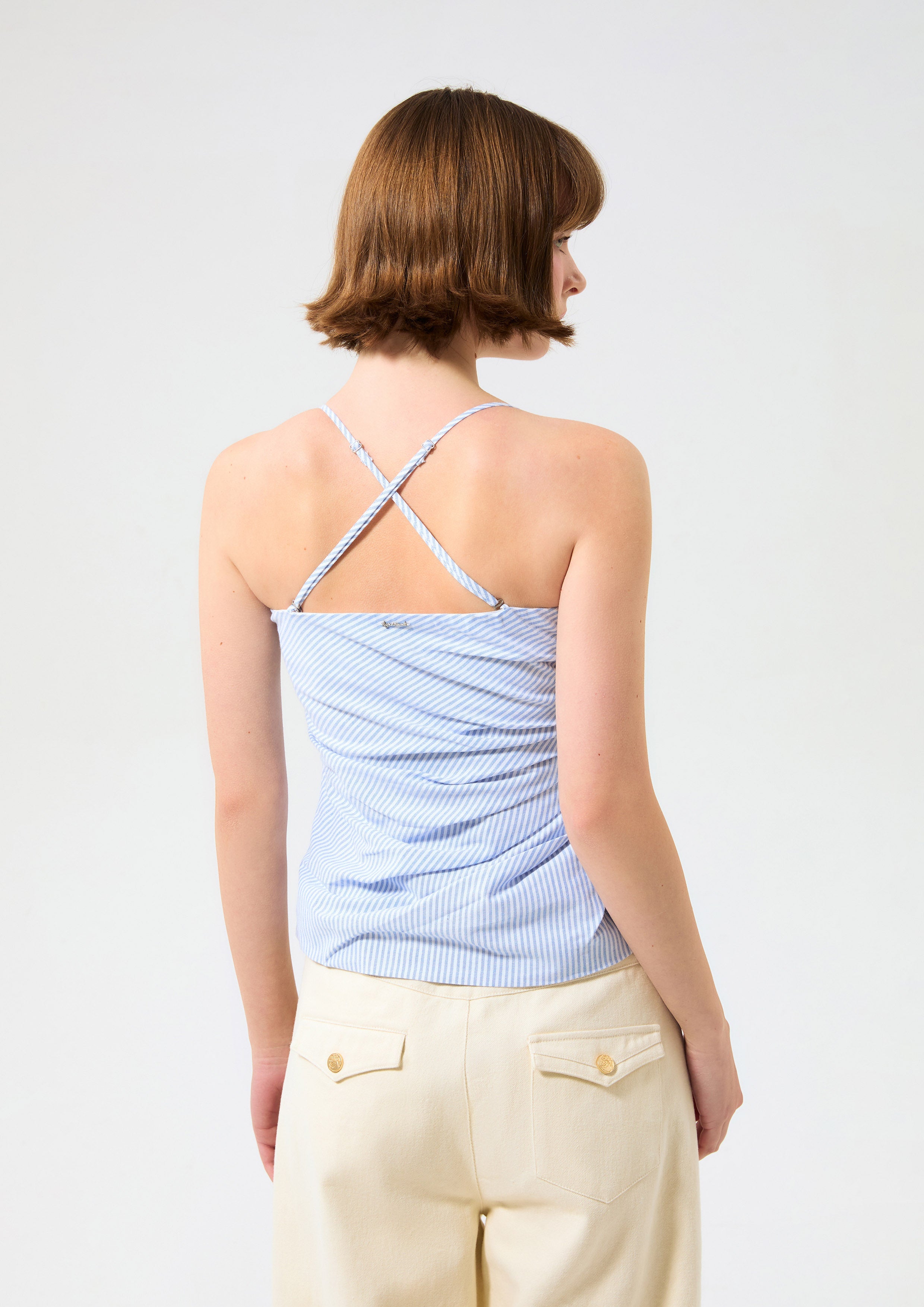 เสื้อสายเดี่ยวลายทางแซมผ้าลูกไม้