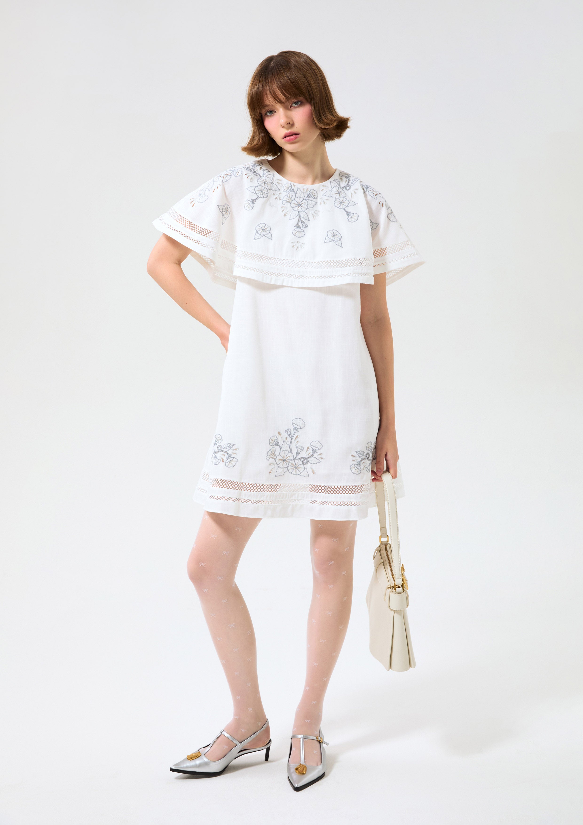 เดรสสั้นปักลายดอกไม้ คอลเลกชัน Cruise to the Full Bloom