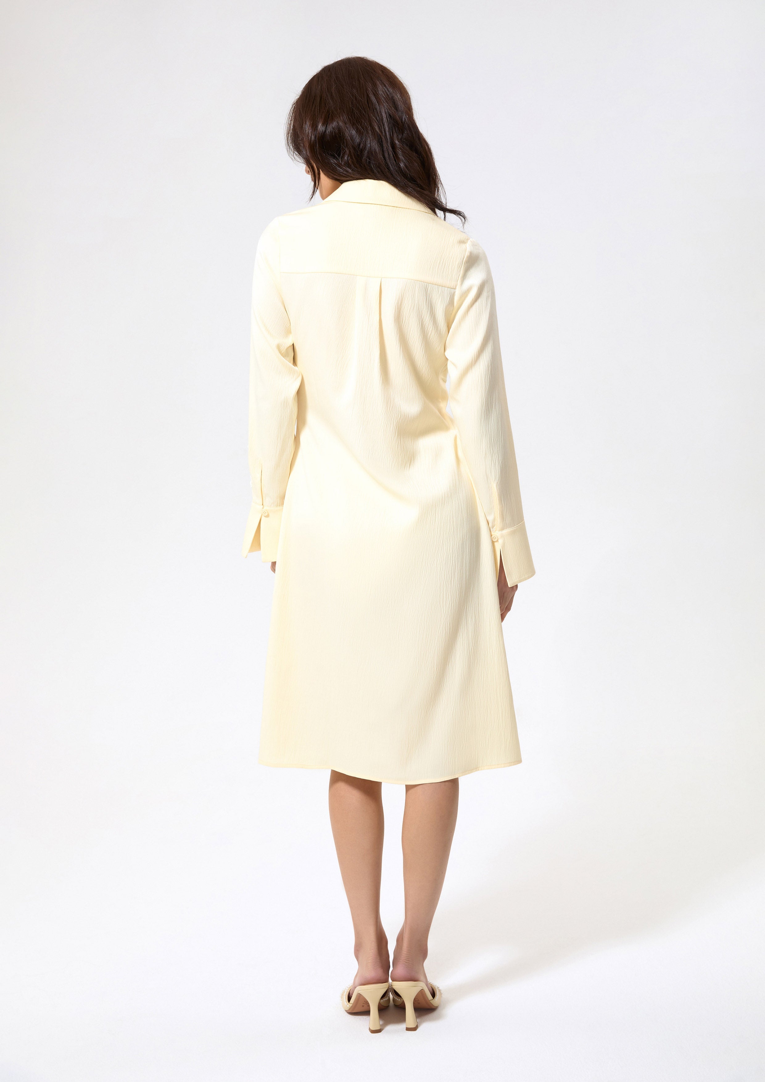 เดรสคลุมเข่าติดกระดุมแต่งจับจีบหน้า คอลเลกชัน Working on Board