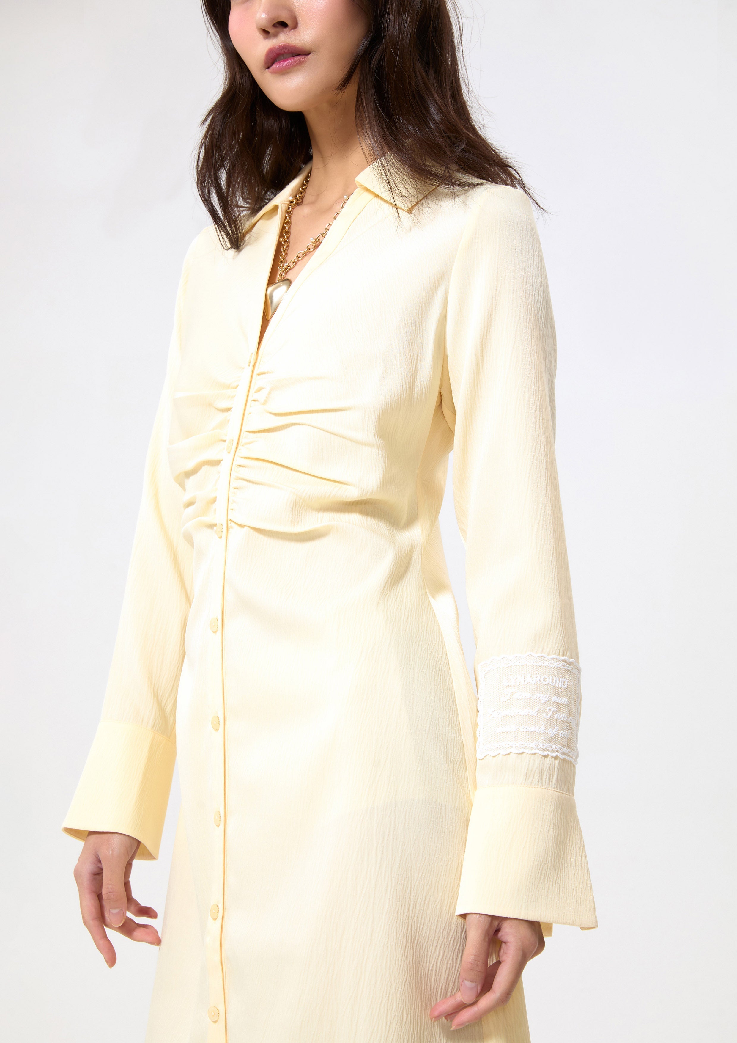 เดรสคลุมเข่าติดกระดุมแต่งจับจีบหน้า คอลเลกชัน Working on Board