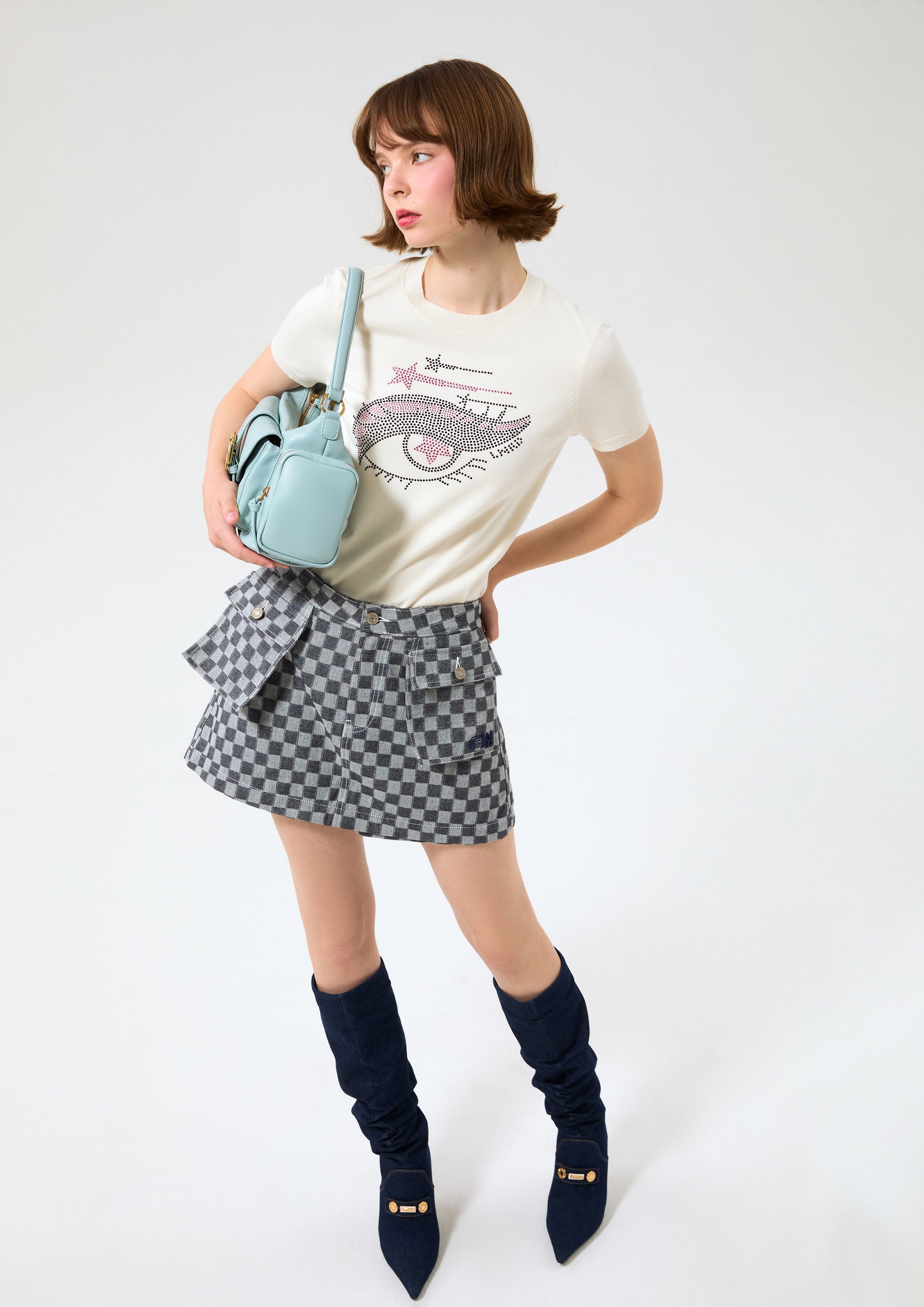 เสื้อแขนสั้นแต่งคริสตัลฮอตฟิกซ์ คอลเลกชัน Like a Virgin