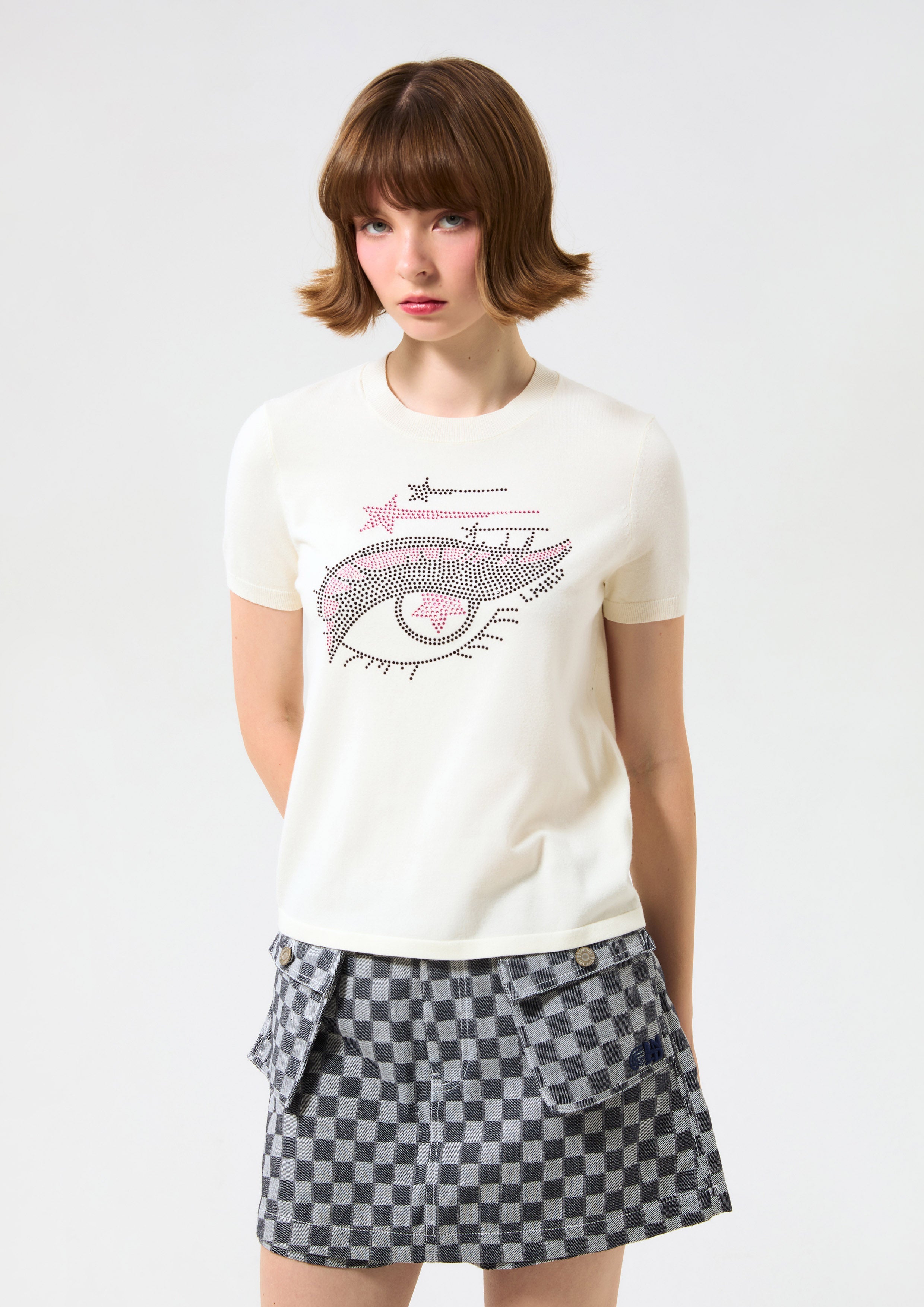 เสื้อแขนสั้นแต่งคริสตัลฮอตฟิกซ์ คอลเลกชัน Like a Virgin