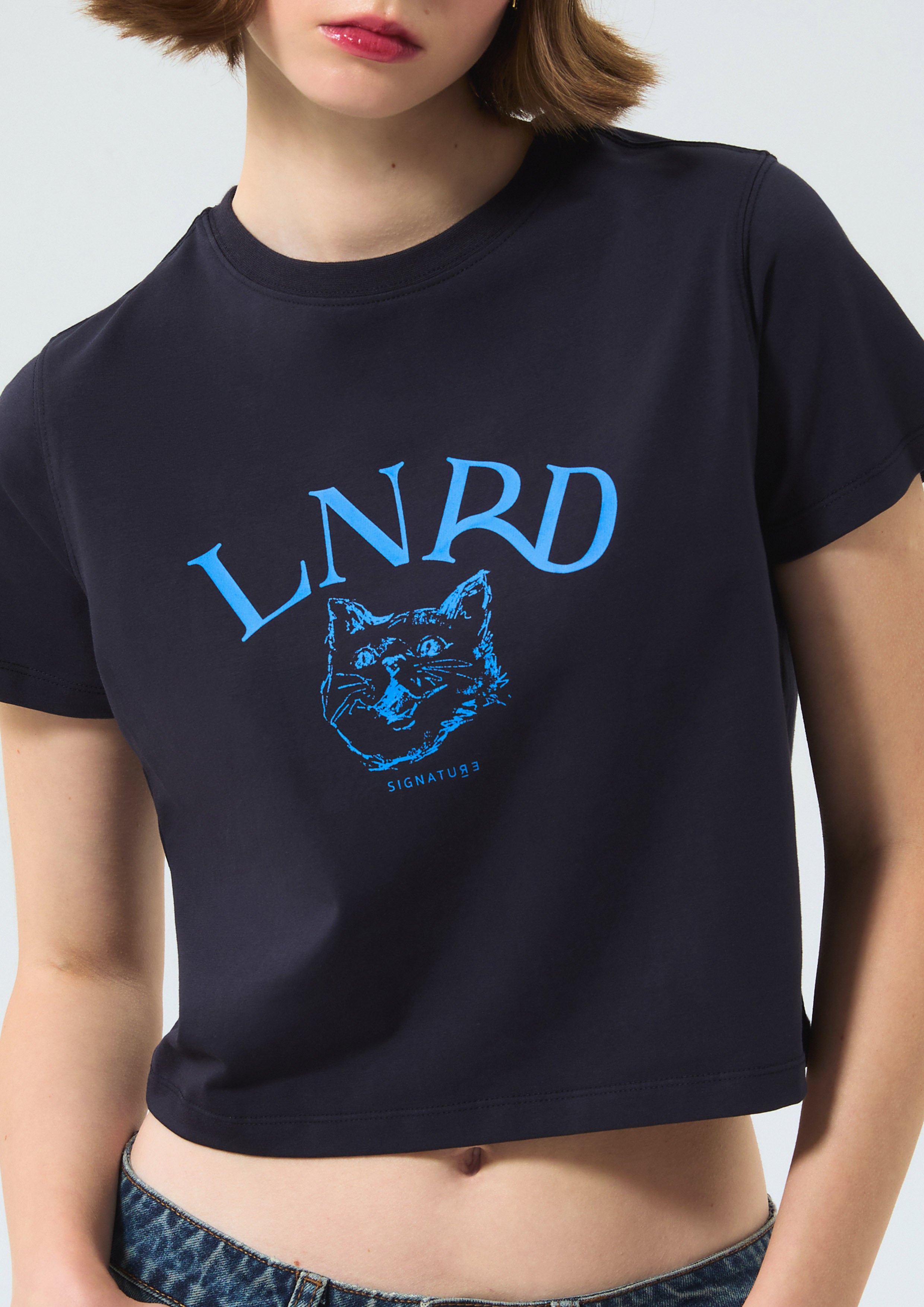 Cat Print With Logo Crop T-Shirt Signature