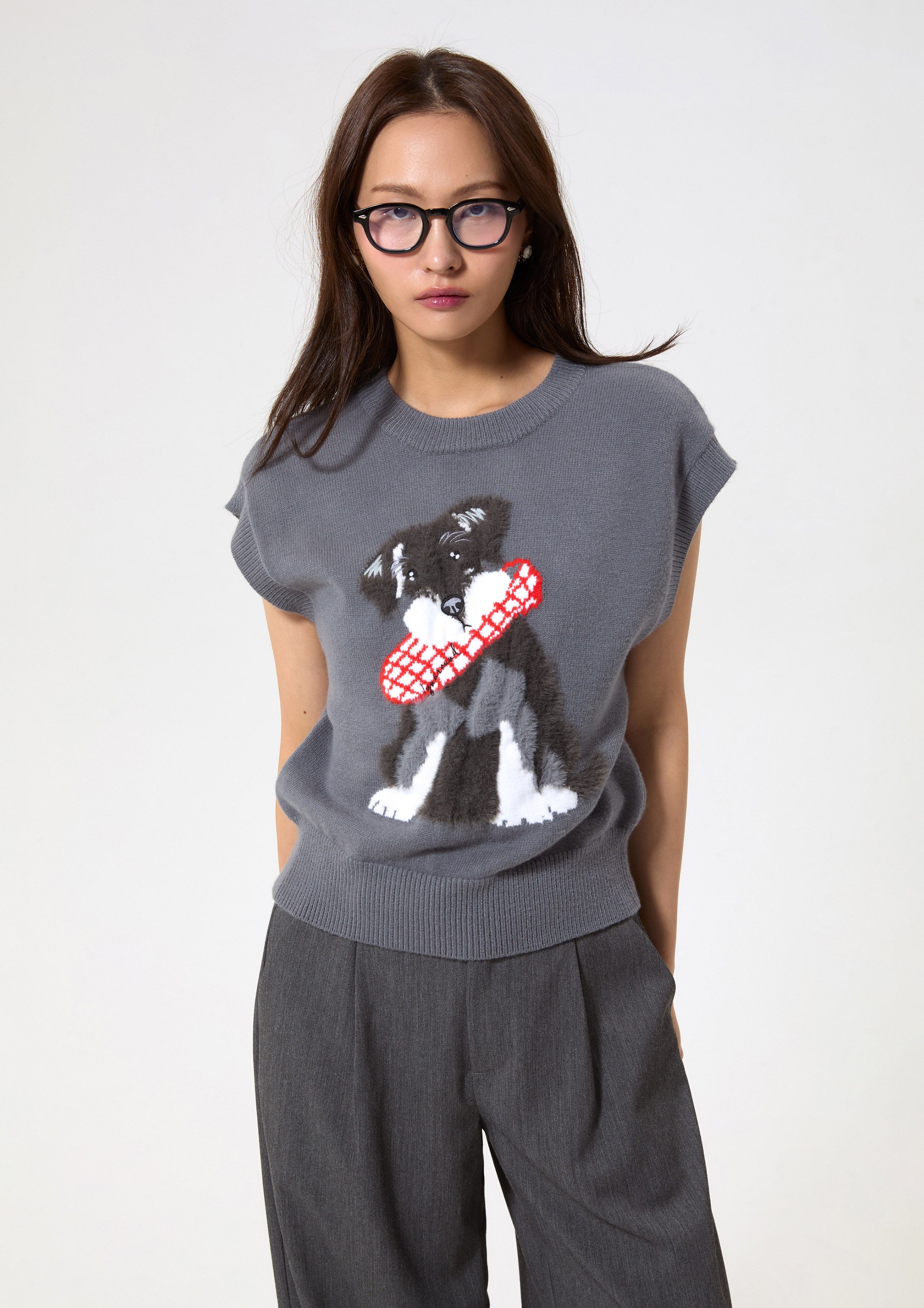 เสื้อนิตแขนกุดปักลาย คอลเลคชัน Bloom Affair