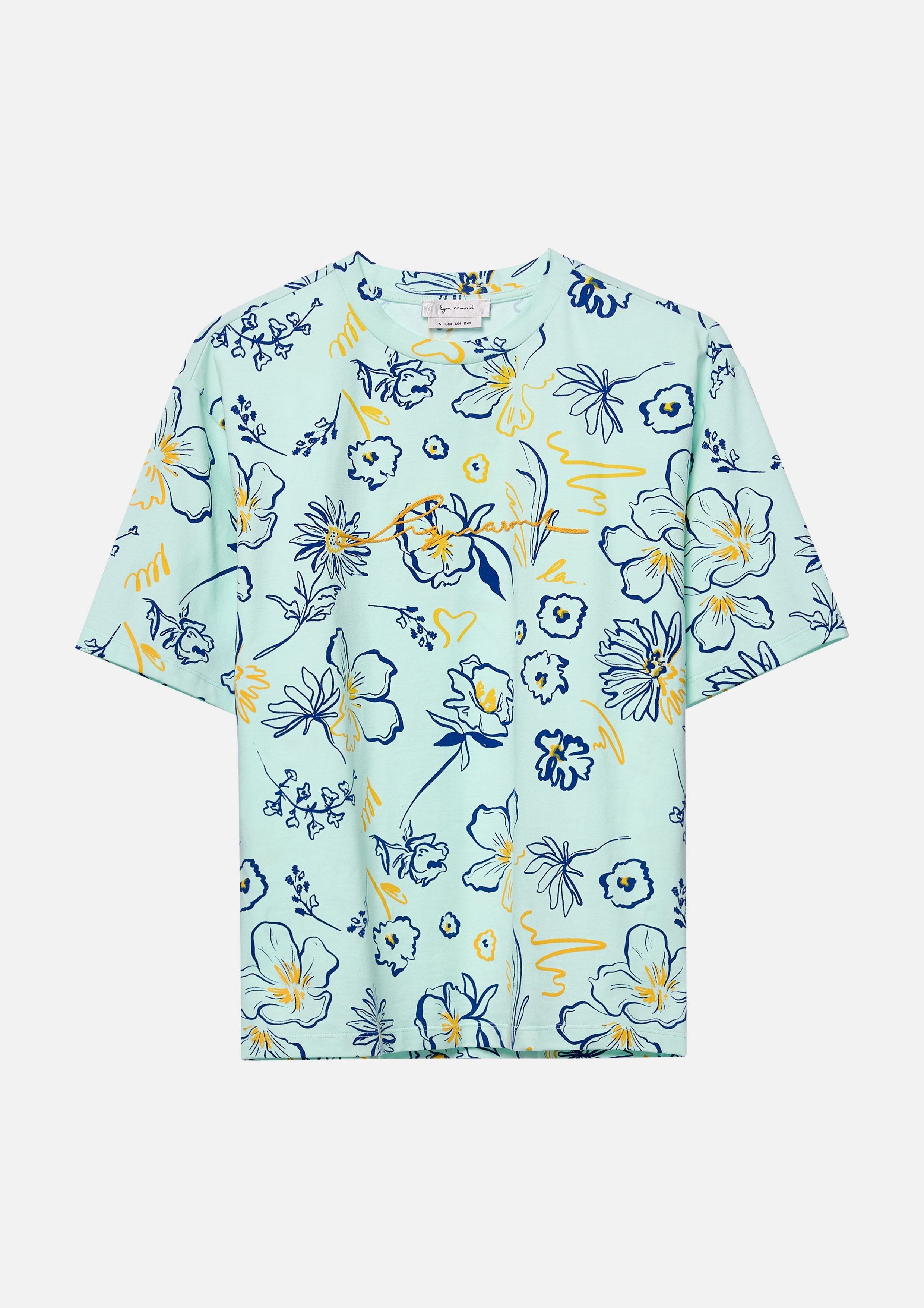 เสื้อยืดแขนสั้นพิมพ์ลายดอกไม้ คอลเลกชัน Blossom Elegance