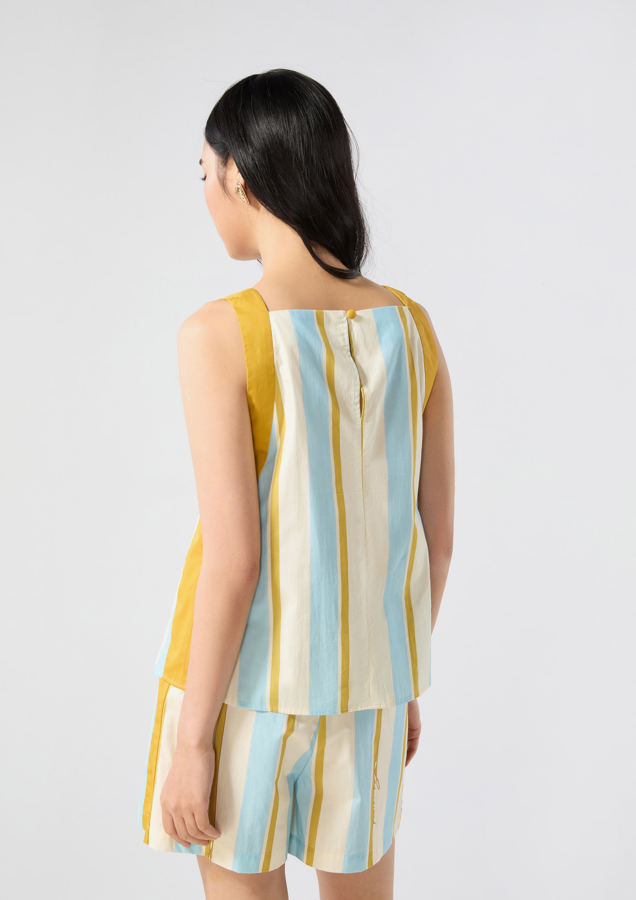 เสื้อลายทางปักลายดอกไม้ คอลเลกชัน Blossom Elegance