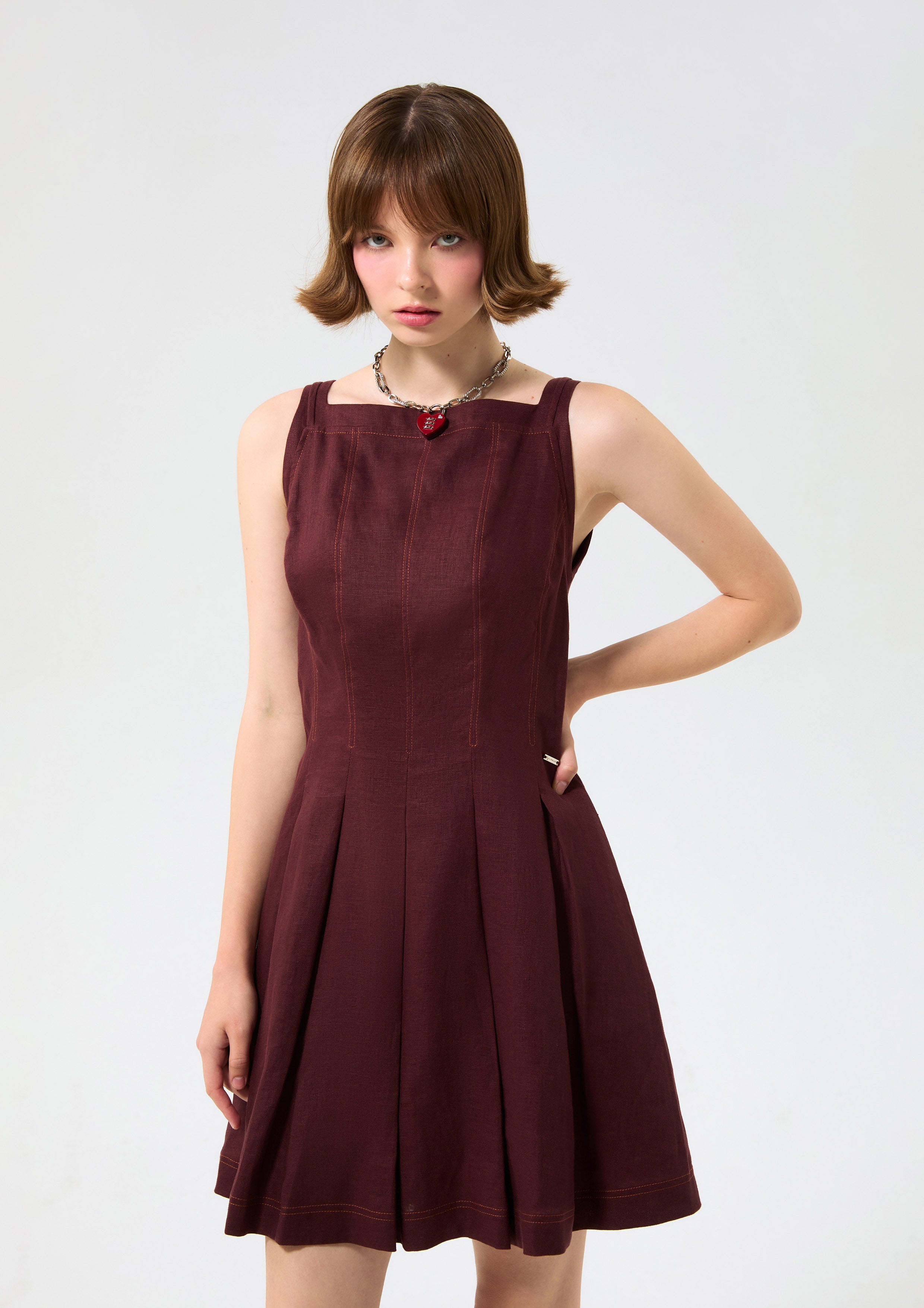 เดรสสั้นกระโปรงระบาย คอลเลกชัน Blossom Elegance