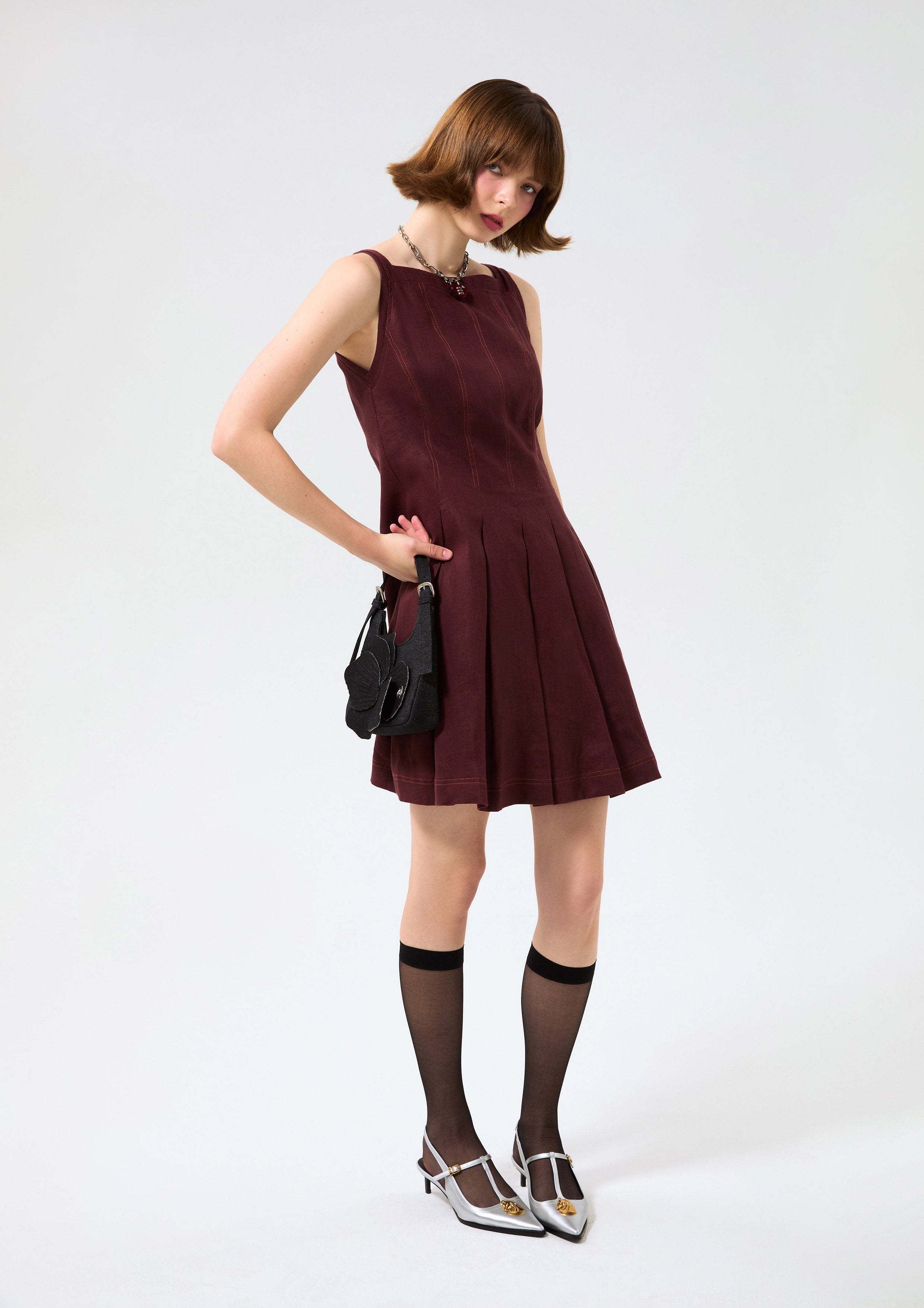 เดรสสั้นกระโปรงระบาย คอลเลกชัน Blossom Elegance