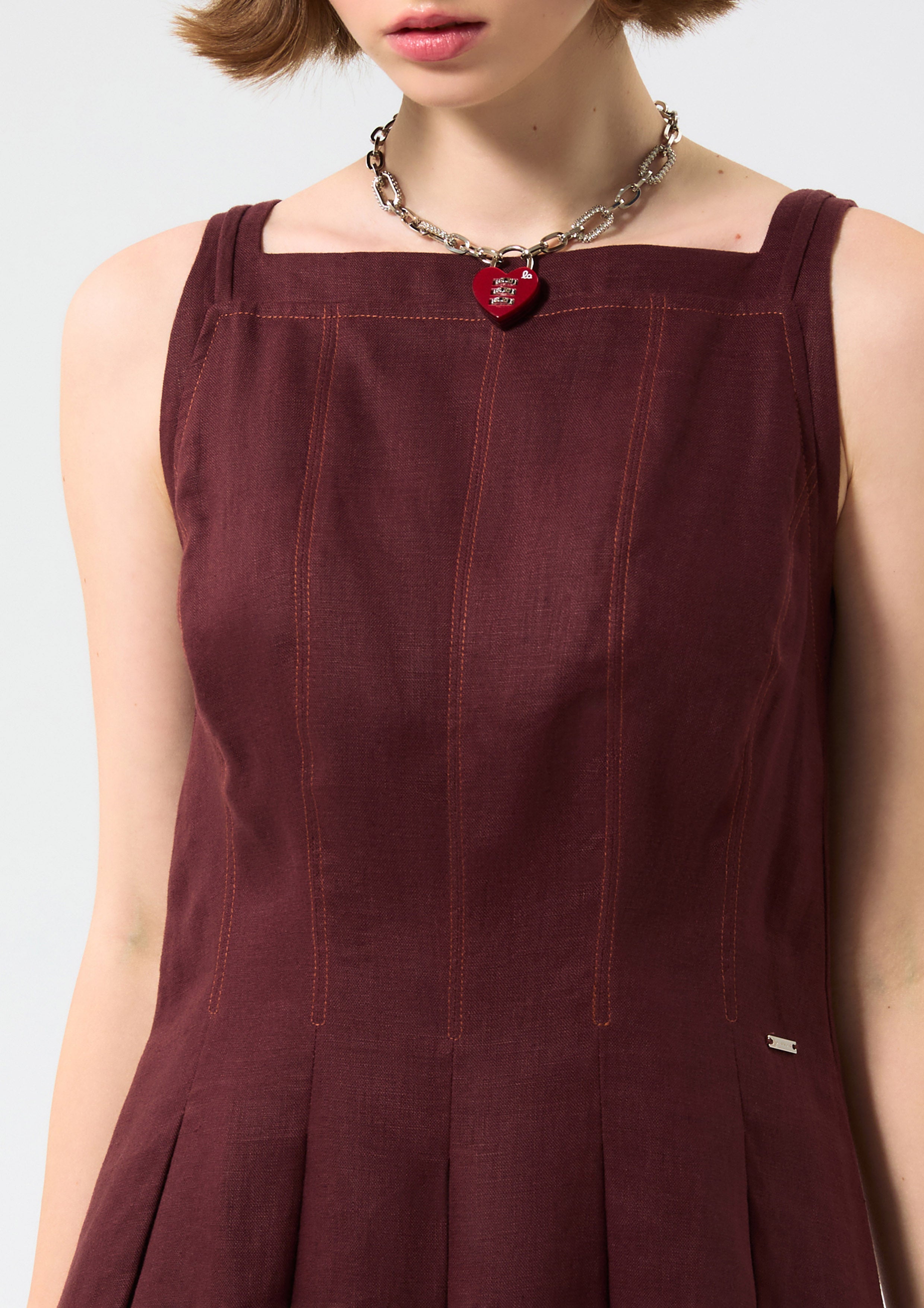 เดรสสั้นกระโปรงระบาย คอลเลกชัน Blossom Elegance