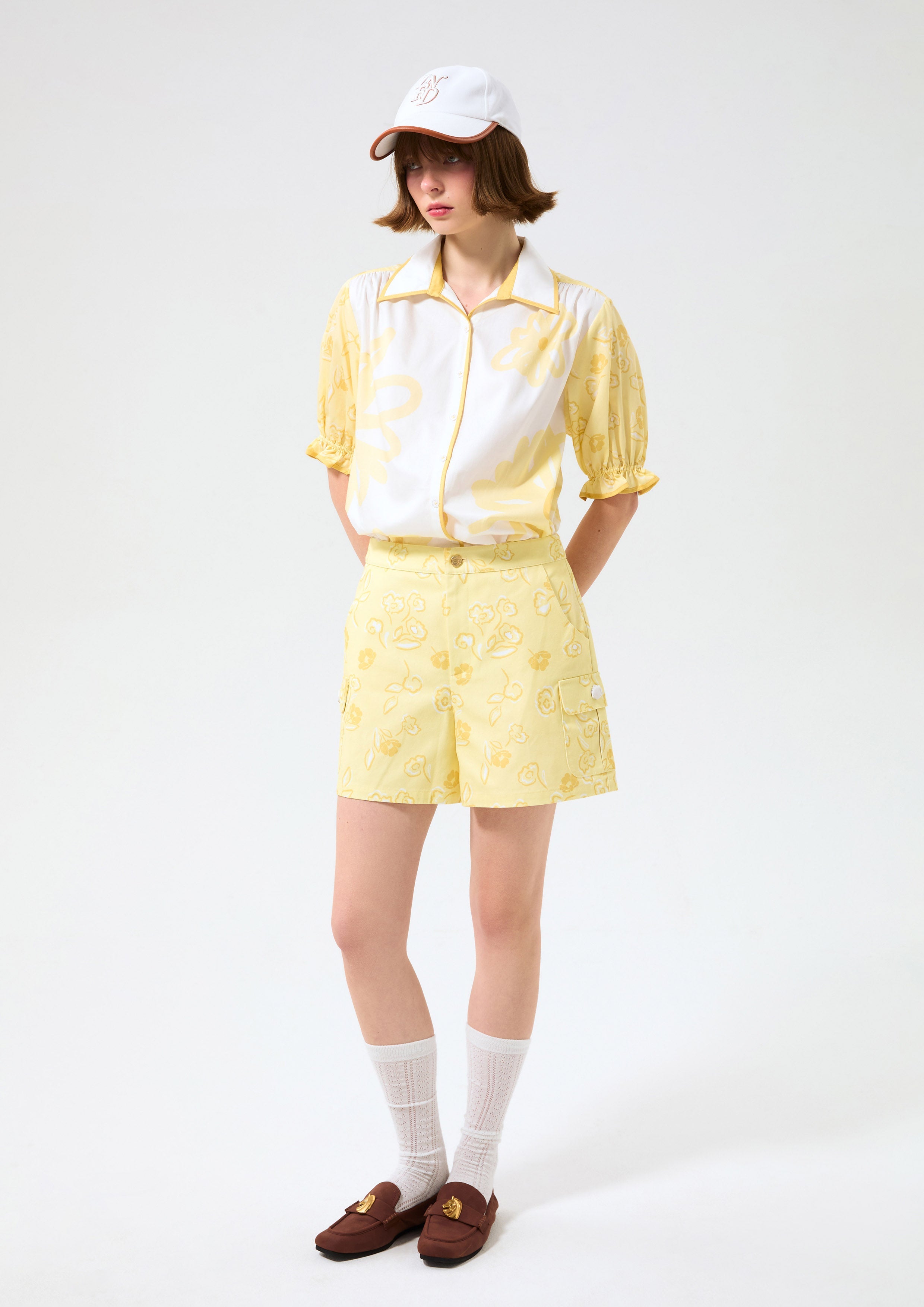 กางเกงขาสั้นพิมพ์ลายดอกไม้ คอลเลกชัน Blossom Elegance