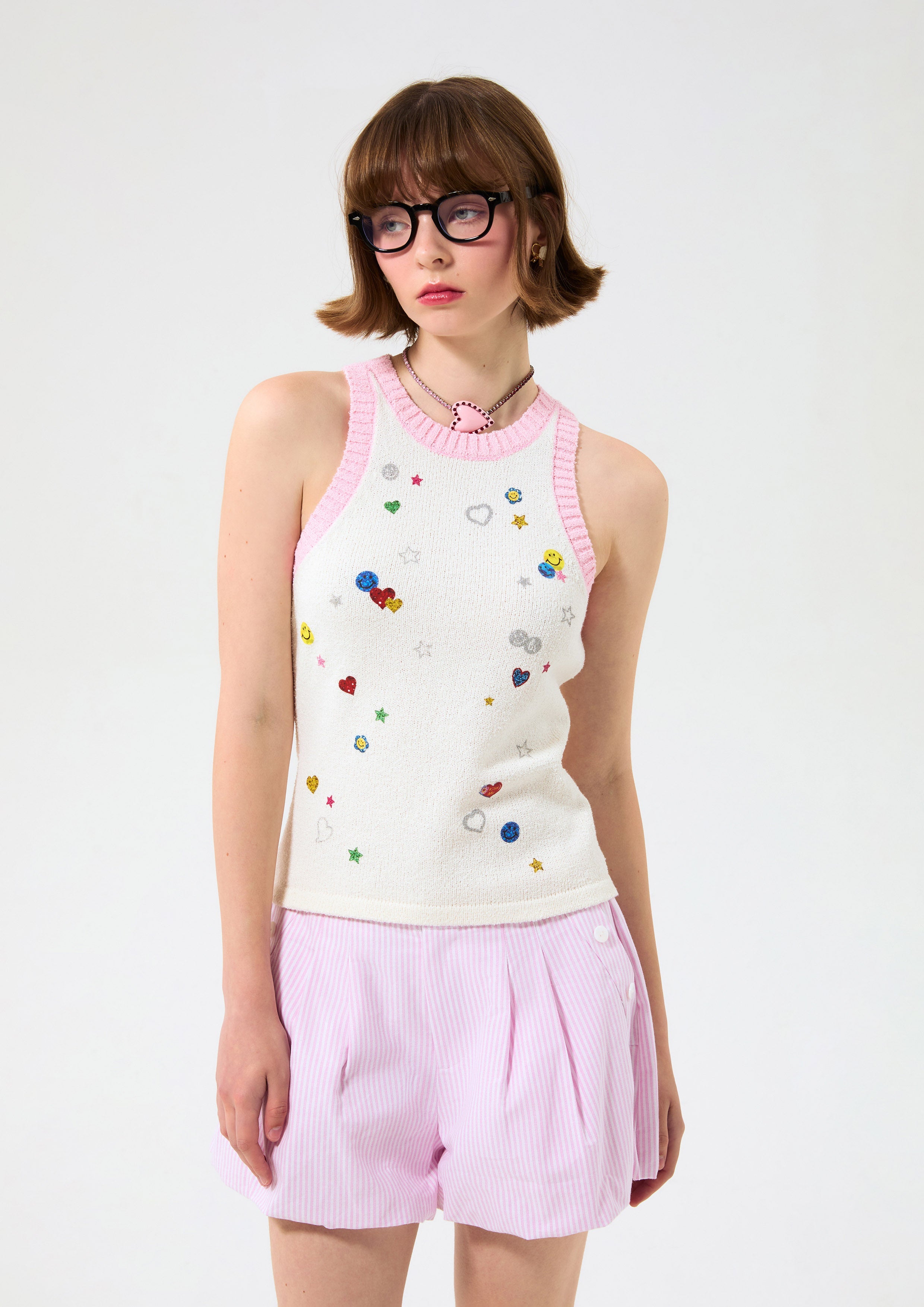 เสื้อกล้ามผ้านิตพิมพ์ลายกราฟฟิคสติ๊กเกอร์ คอลเลกชัน Like a Virgin