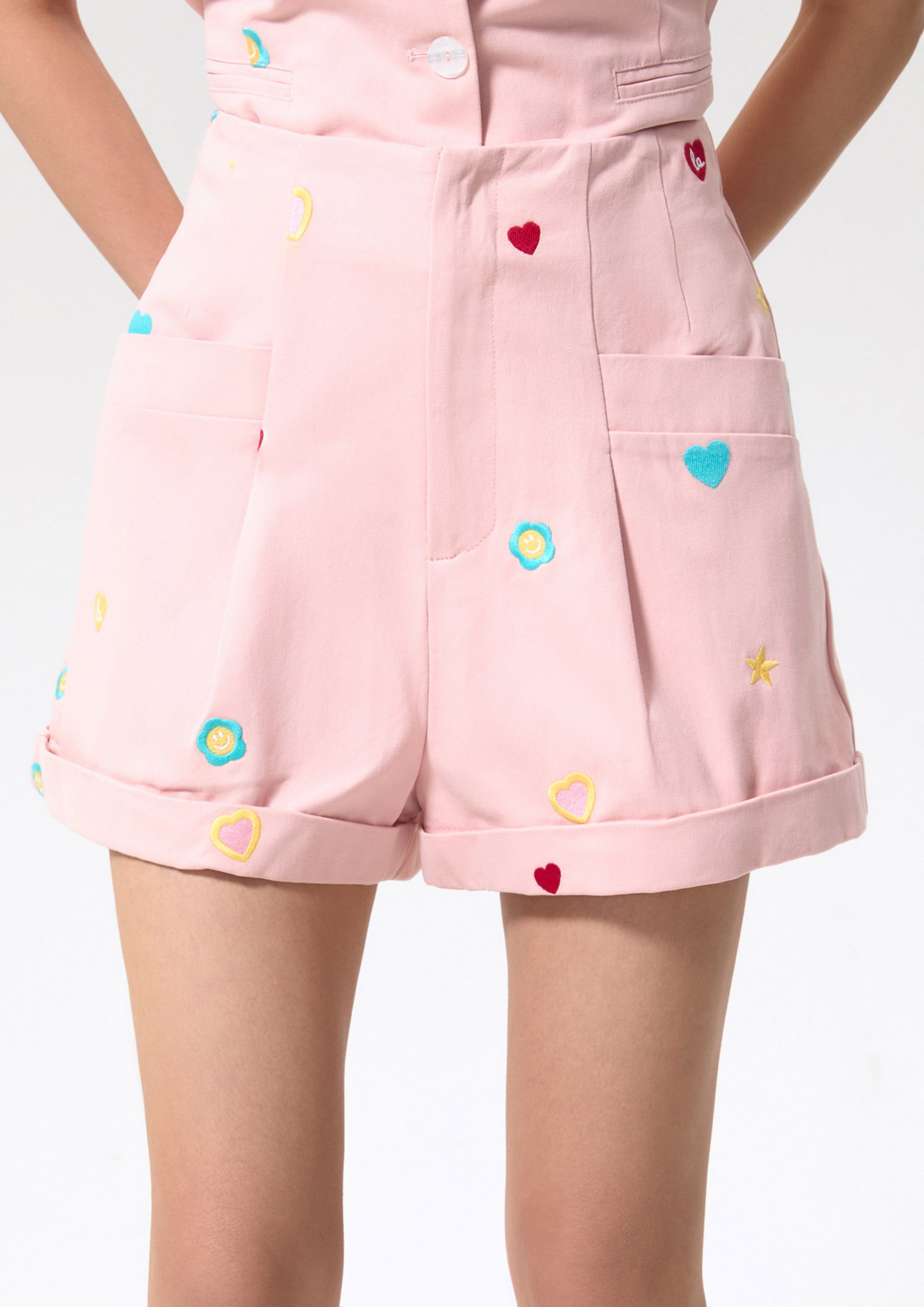 กางเกงขาสั้นเอวสูงปักลาย คอลเลกชัน Like a Virgin