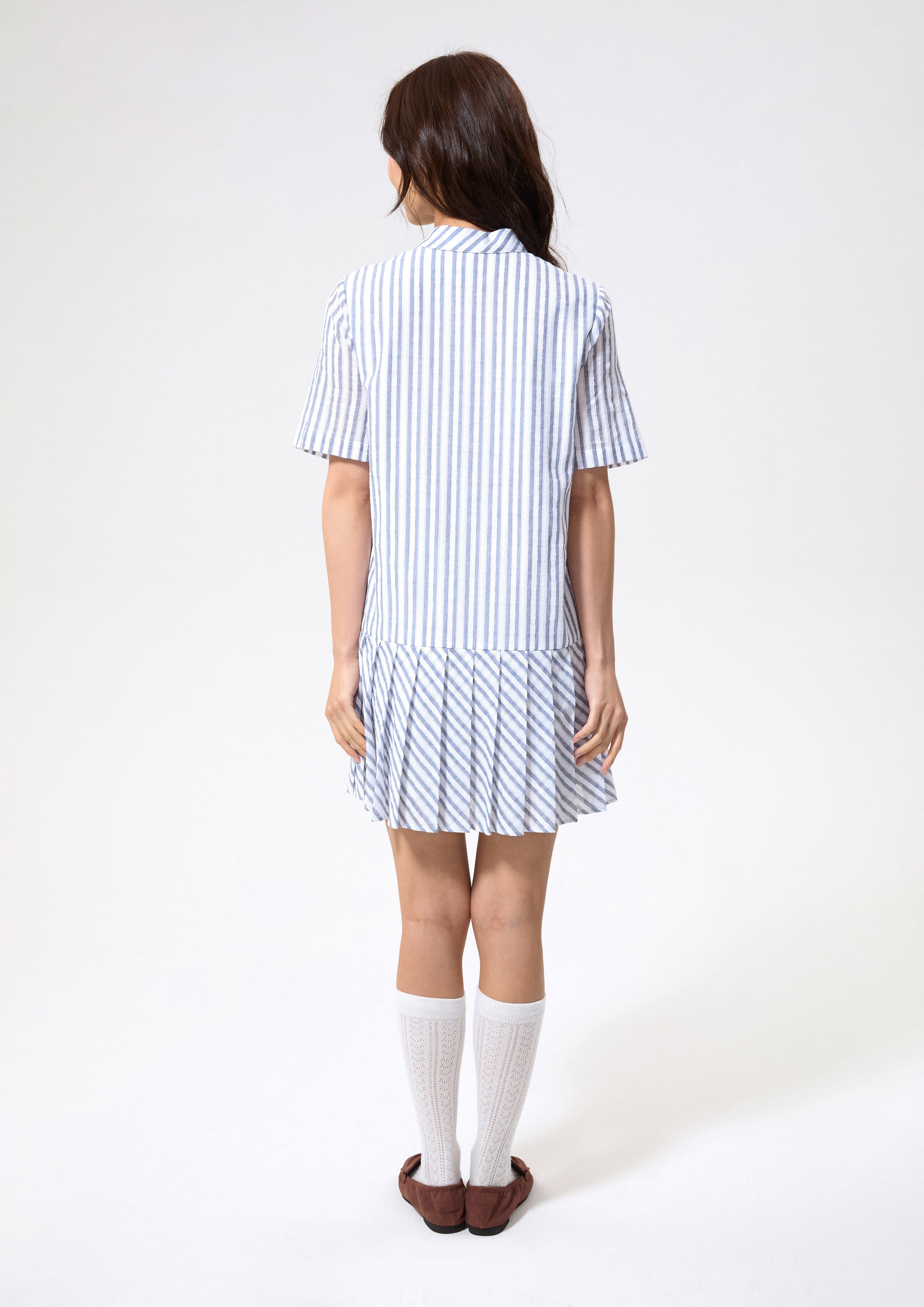 เดรสสั้นลายทางปักลาย คอลเลกชัน Cruise to the Full Bloom