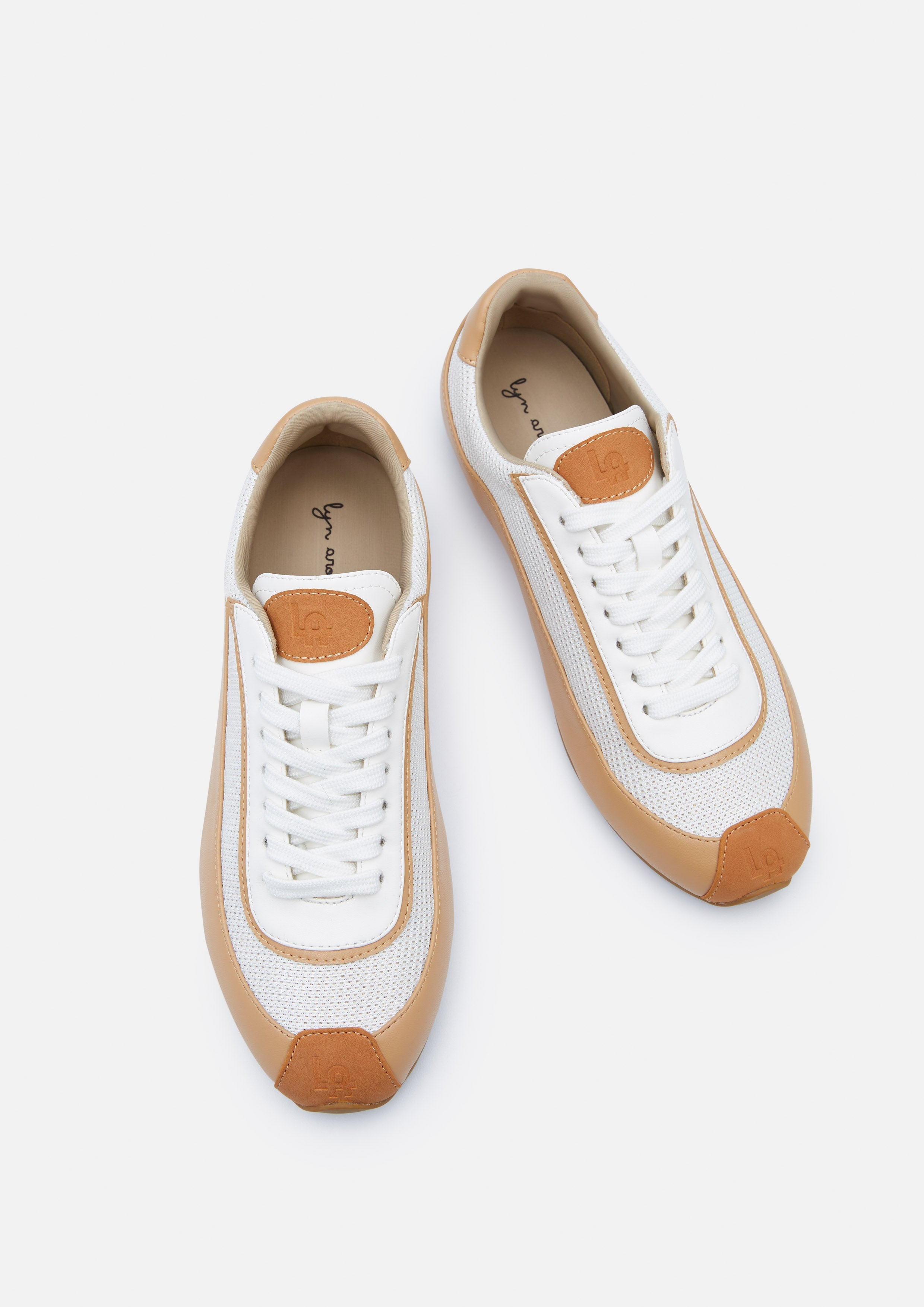 รองเท้าผ้าใบ Mela