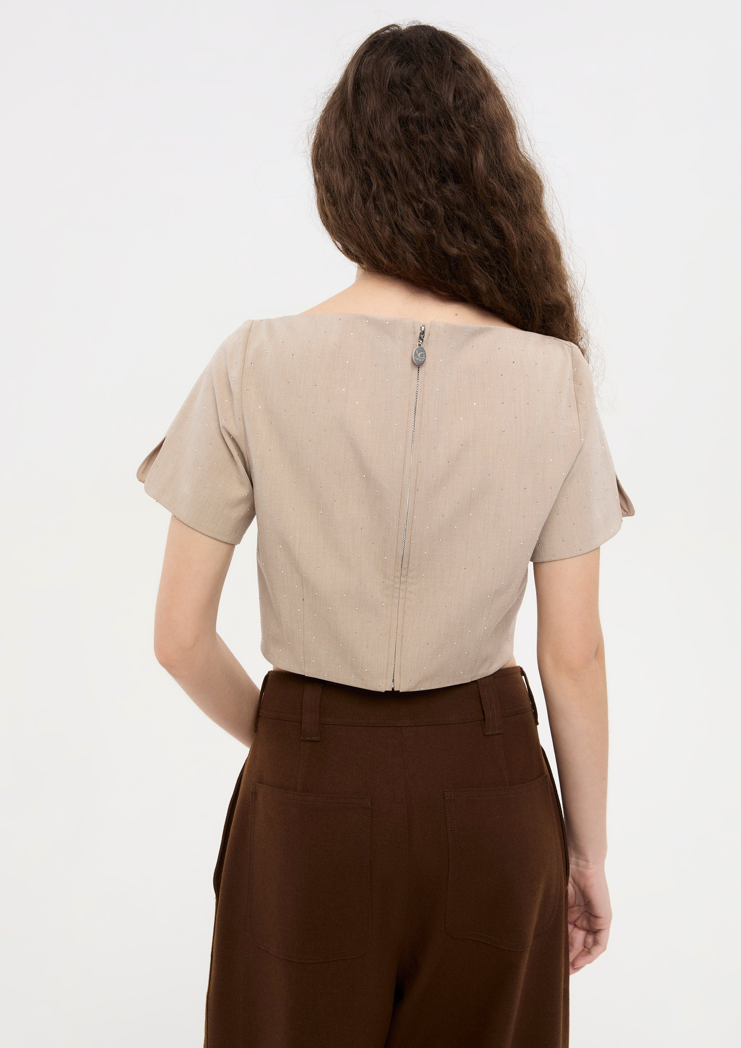 เสื้อครอปคัตเอาท์แต่งคริสตัลฮอตฟิกซ์ คอลเลกชัน Bloom in Shade & Shadow