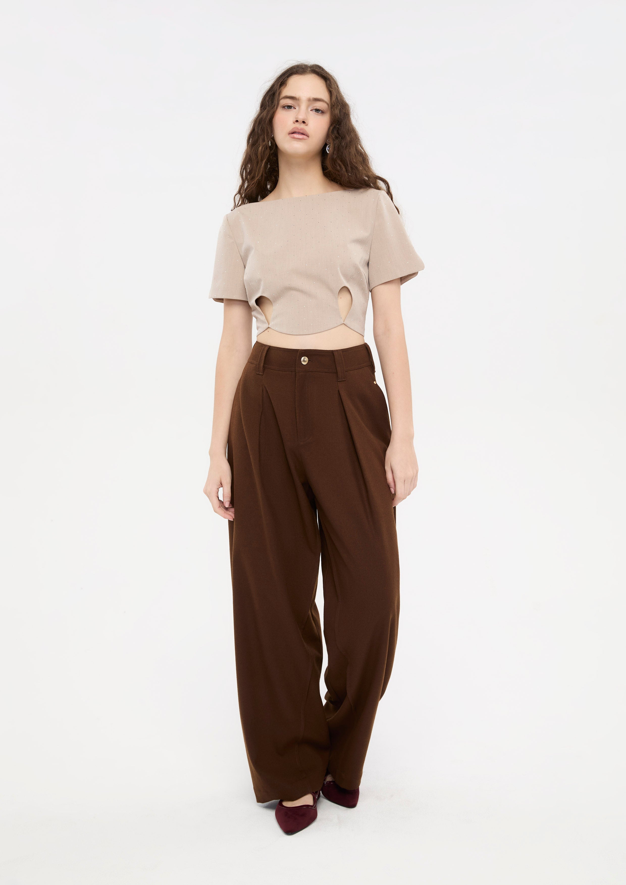 เสื้อครอปคัตเอาท์แต่งคริสตัลฮอตฟิกซ์ คอลเลกชัน Bloom in Shade & Shadow