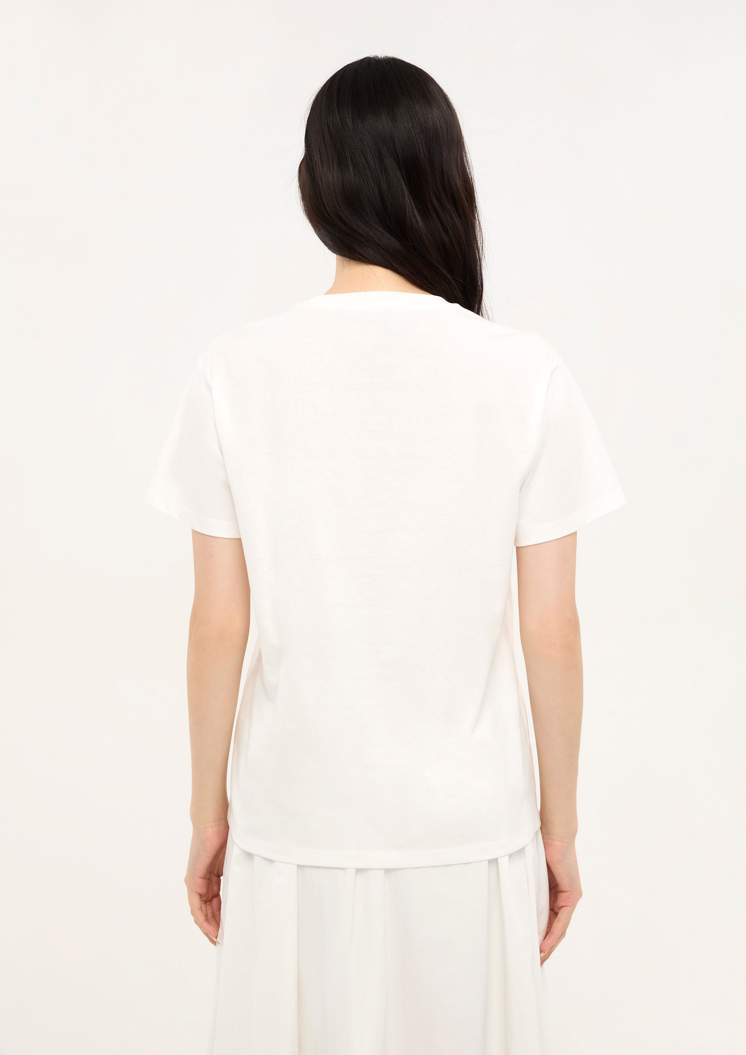 เสื้อยืดแขนสั้นปักลายดอกไม้ คอลเลกชัน Bloom in Shade & Shadow