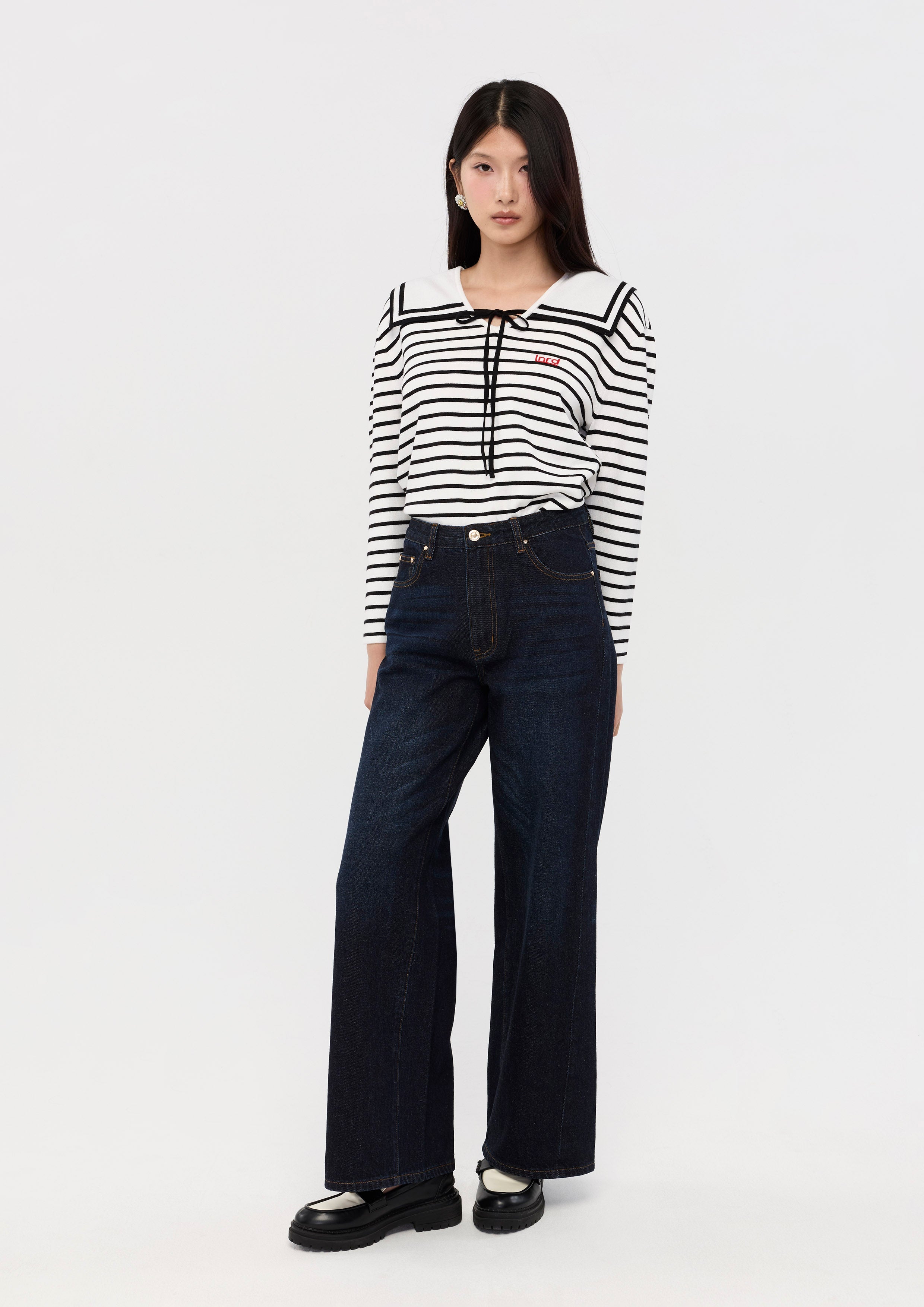 กางเกงขายาวทรงหลวมสีเฟดเดินด้ายคอนทราสต์ คอลเลกชัน Basic Denim