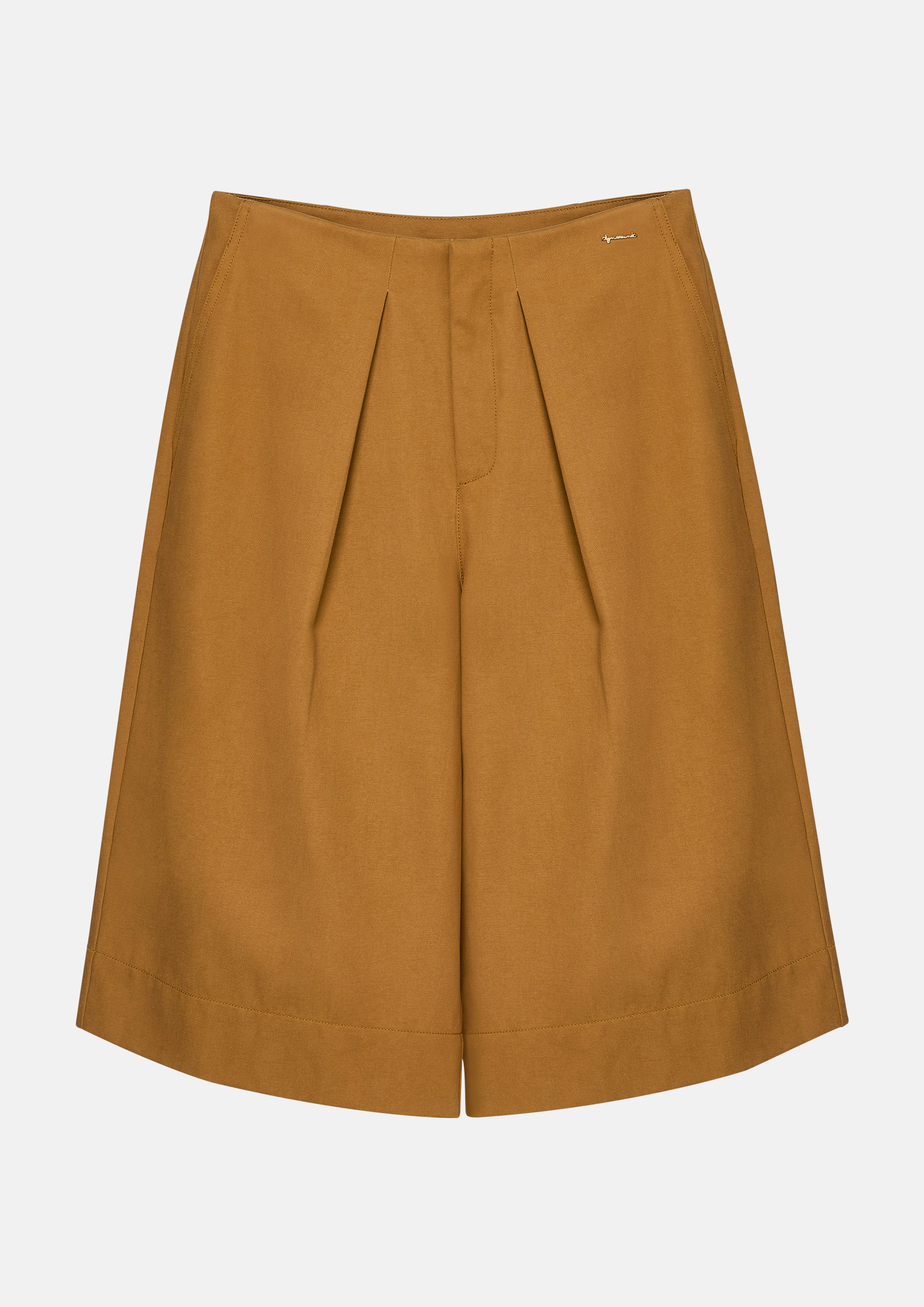 Front Pleated Bermuda Shorts Bloom in Shade & Shadow