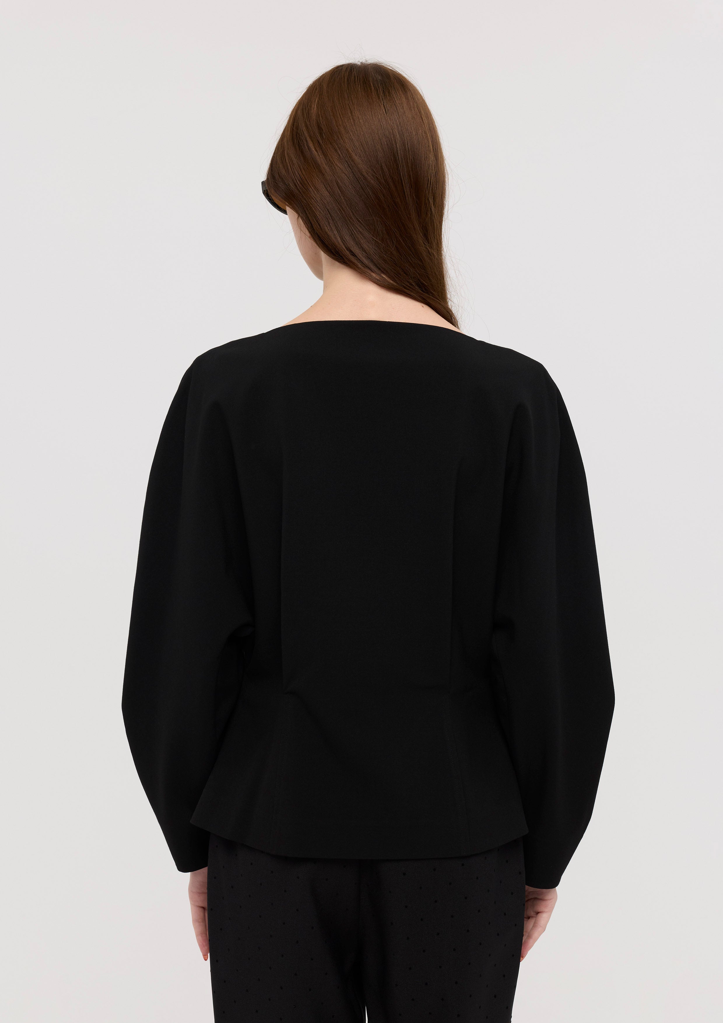 เสื้อเบลาส์แขนยาวพิมพ์ลายดอกกุหลาบ คอลเลกชัน Bloom in Shade & Shadow