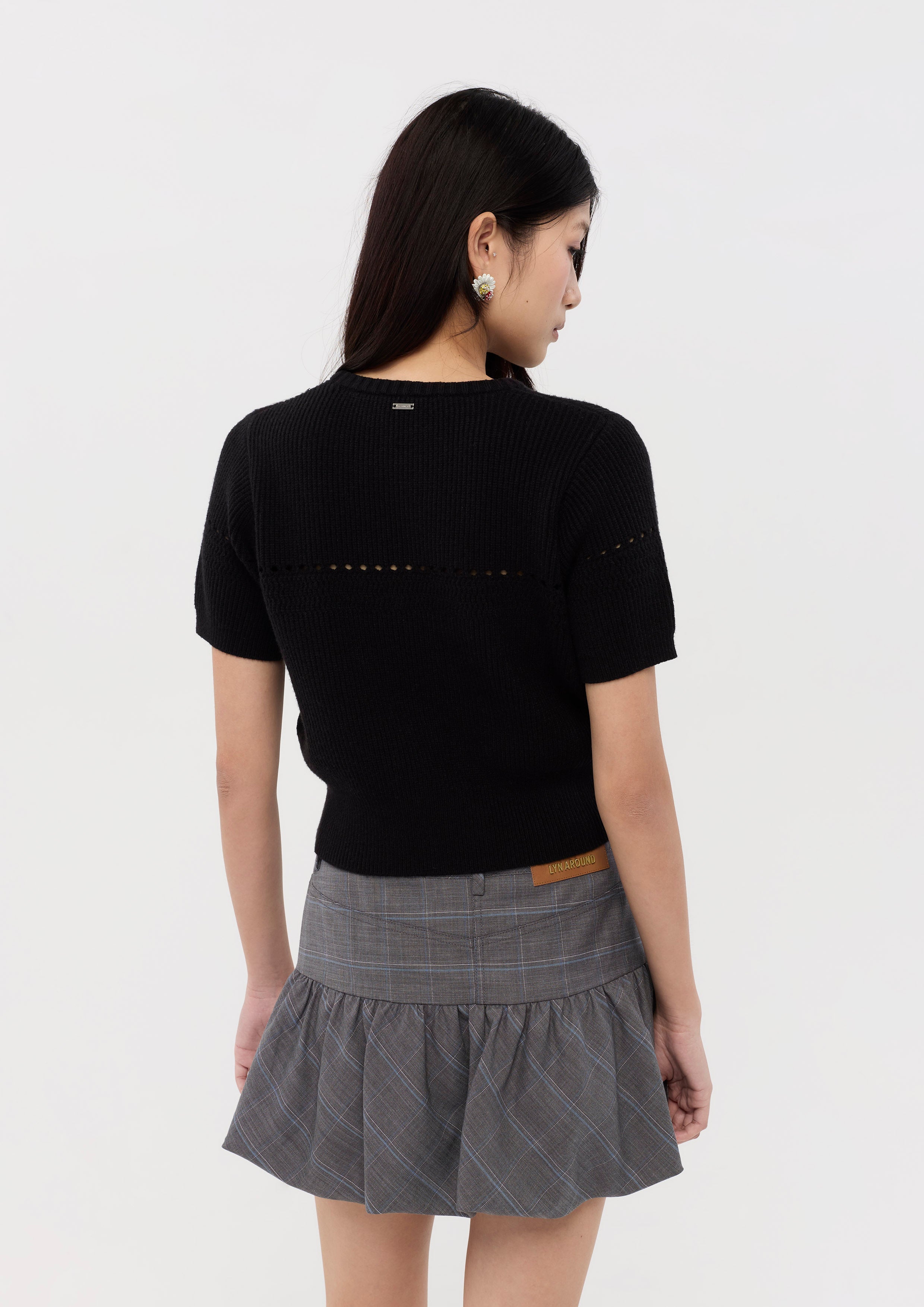 เสื้อแขนสั้นผ้านิตปักลายดอกกุหลาบ คอลเลกชัน Sweet Nothing