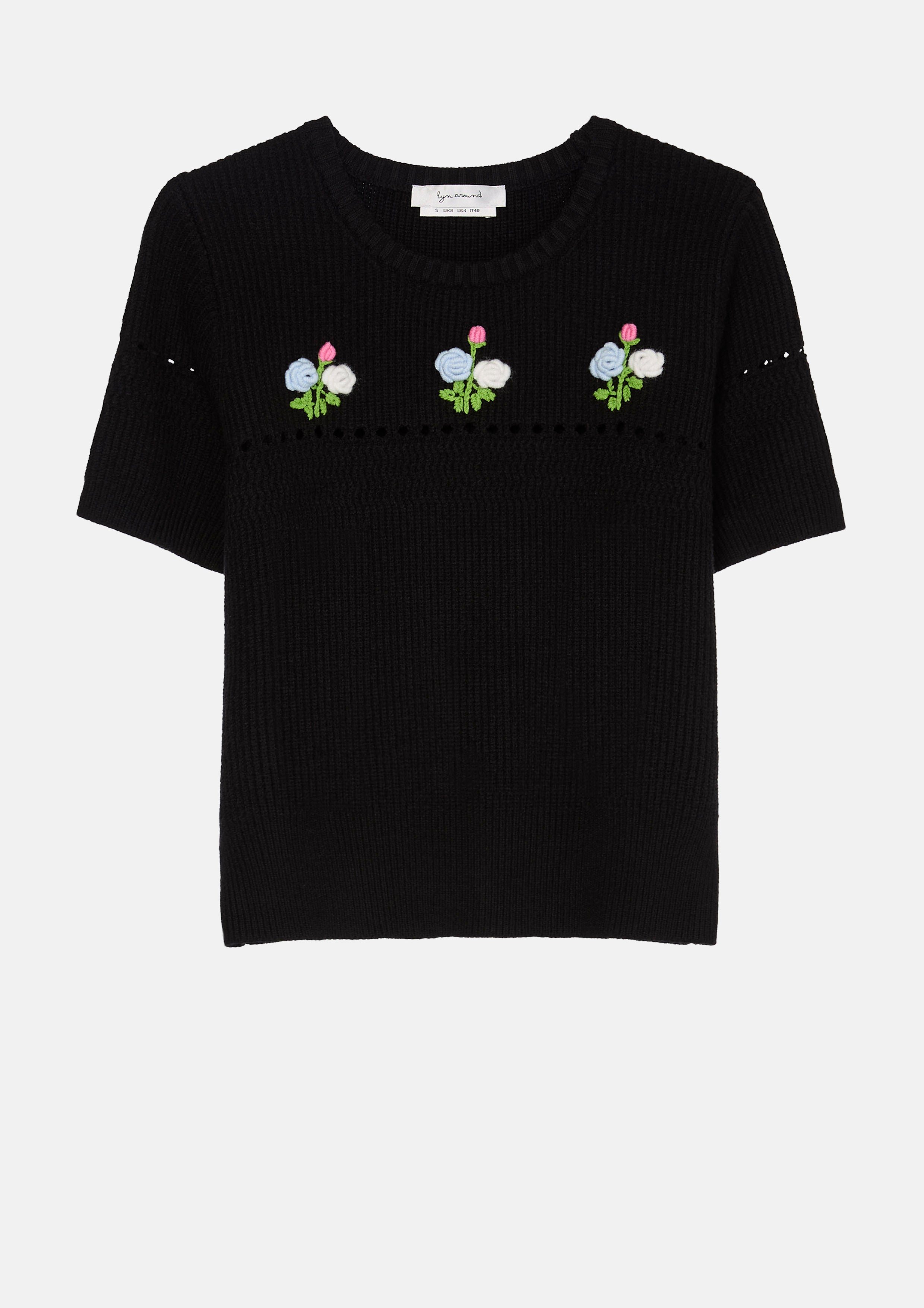 เสื้อแขนสั้นผ้านิตปักลายดอกกุหลาบ คอลเลกชัน Sweet Nothing