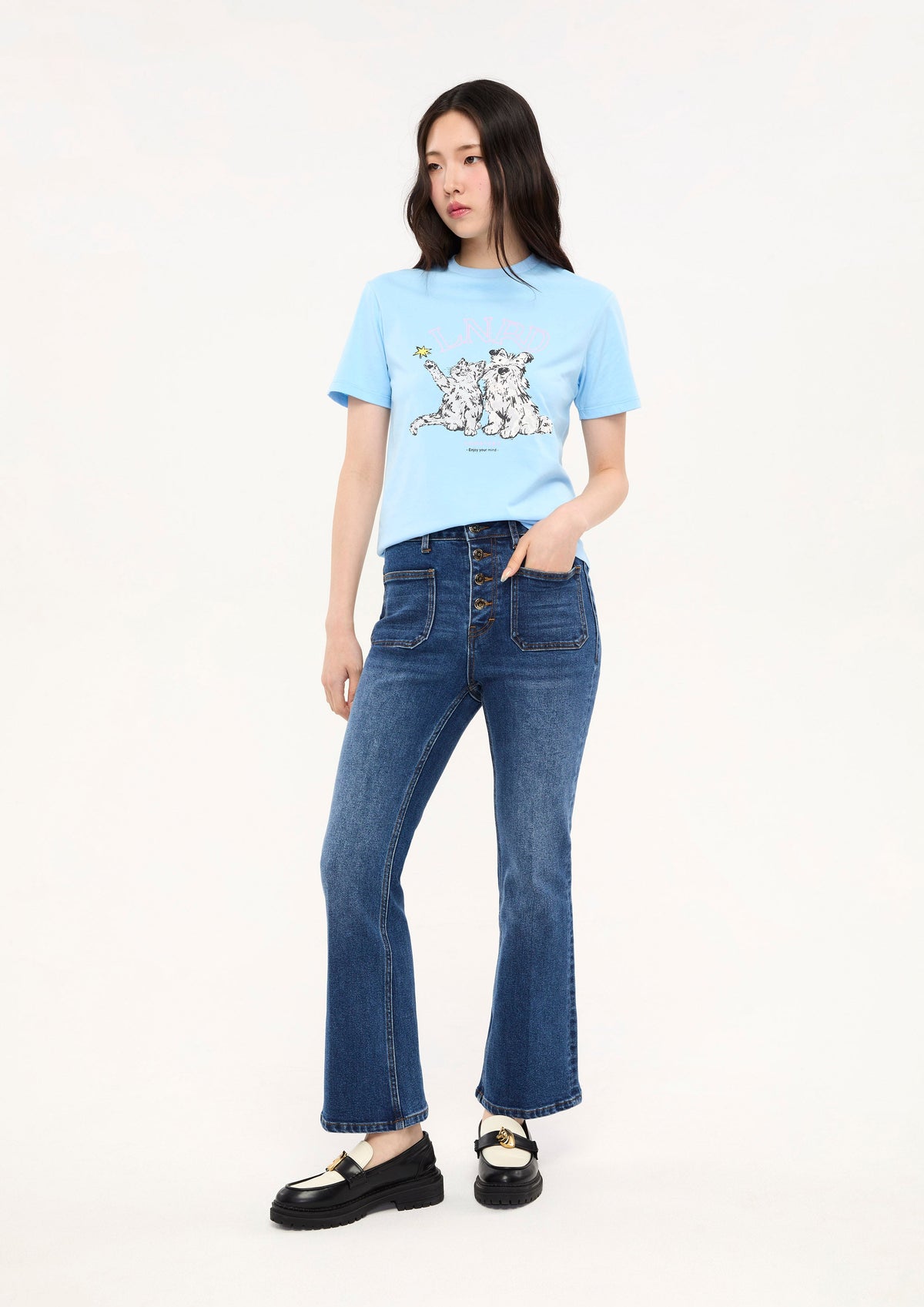 เสื้อยืดแขนสั้นพิมพ์ลาย Bobby Tabby คอลเลกชัน LNRD Signature