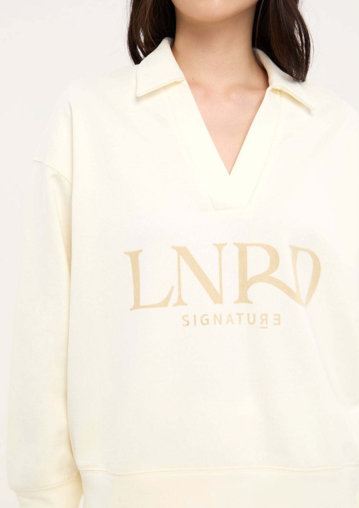 เสื้อพูลโอเวอร์แขนยาวพิมพ์โลโก้ คอลเลกชัน LNRD Signature
