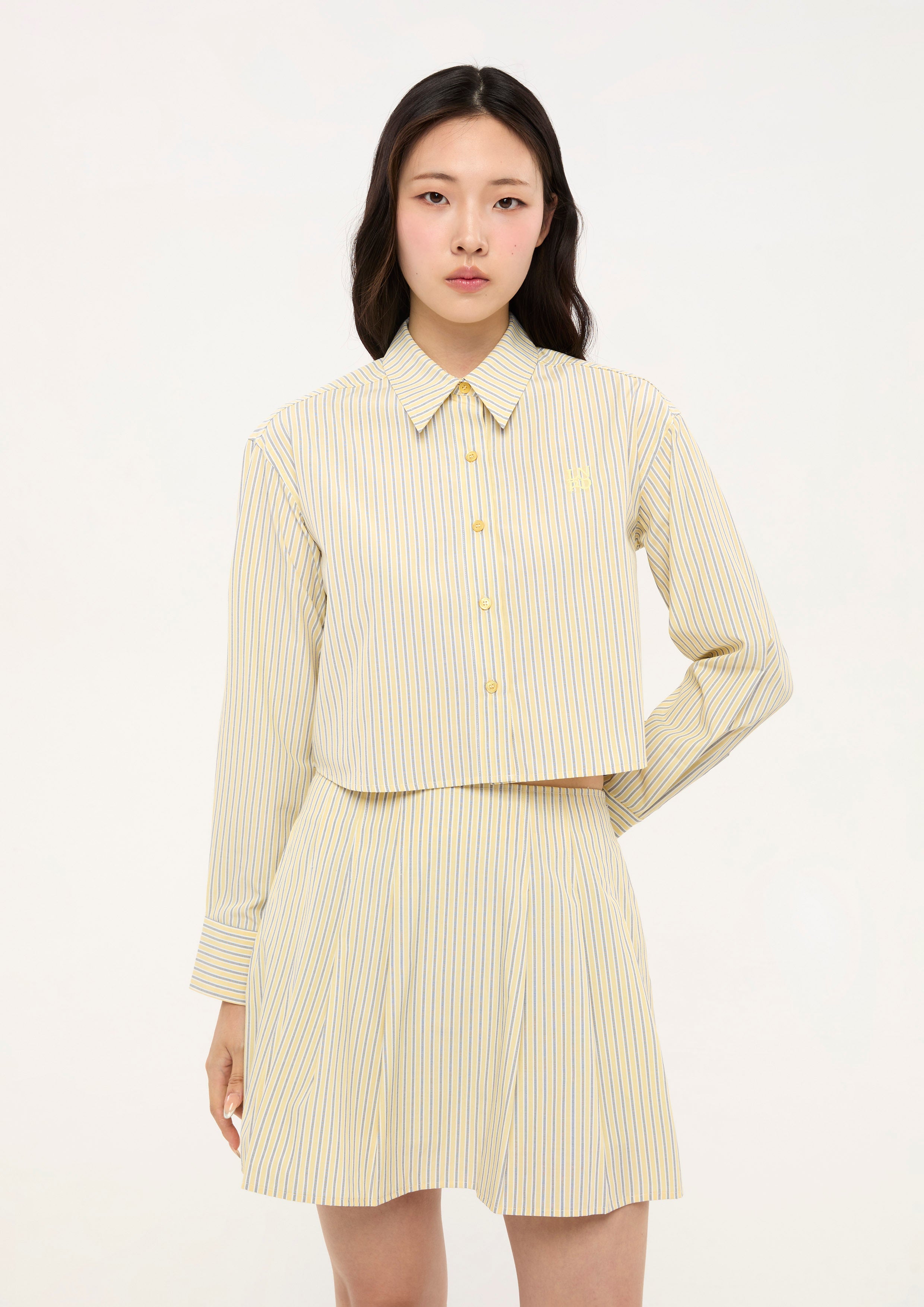 เสื้อเชิ้ตครอปแขนยาวลายทาง คอลเลกชัน LNRD Signature