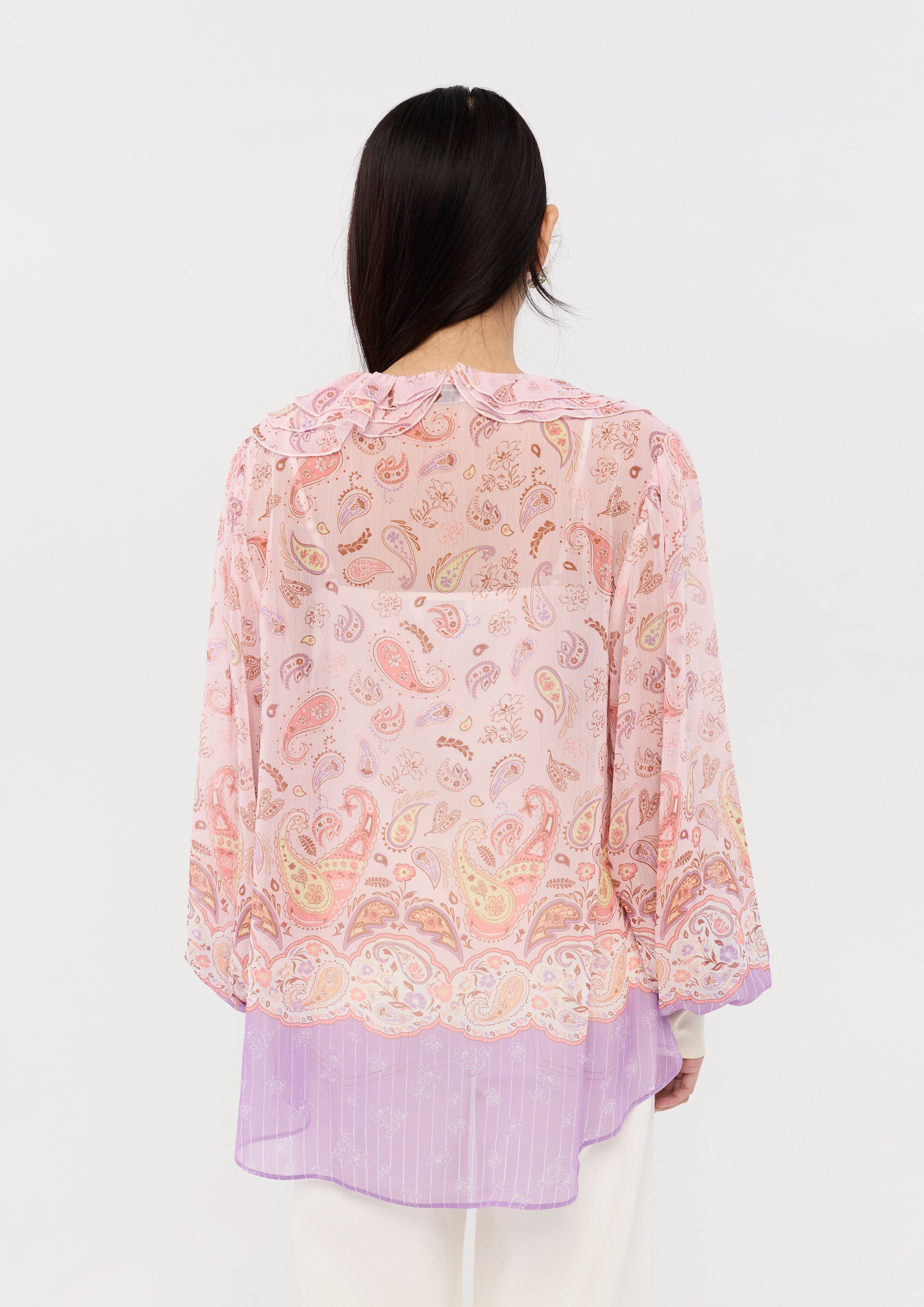 เสื้อเบลาส์แขนยาวแต่งระบาย คอลเลกชัน Nomad's Grace
